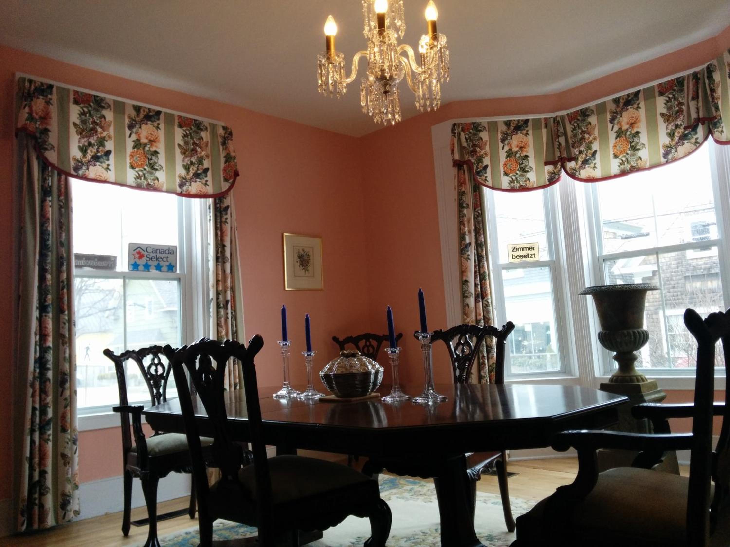 Fairmont House Bed & Breakfast