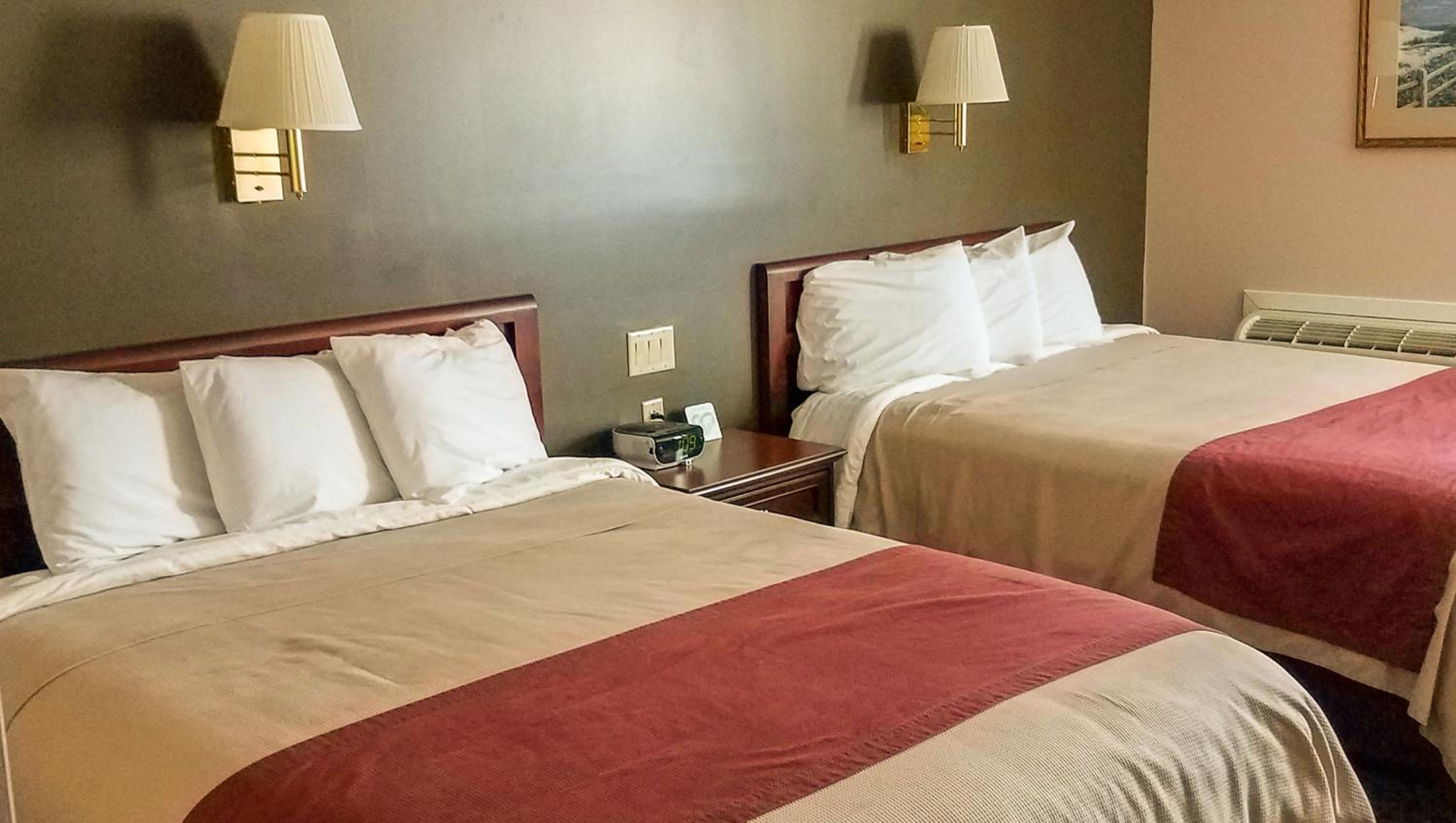 Ivey's Motor Lodge
