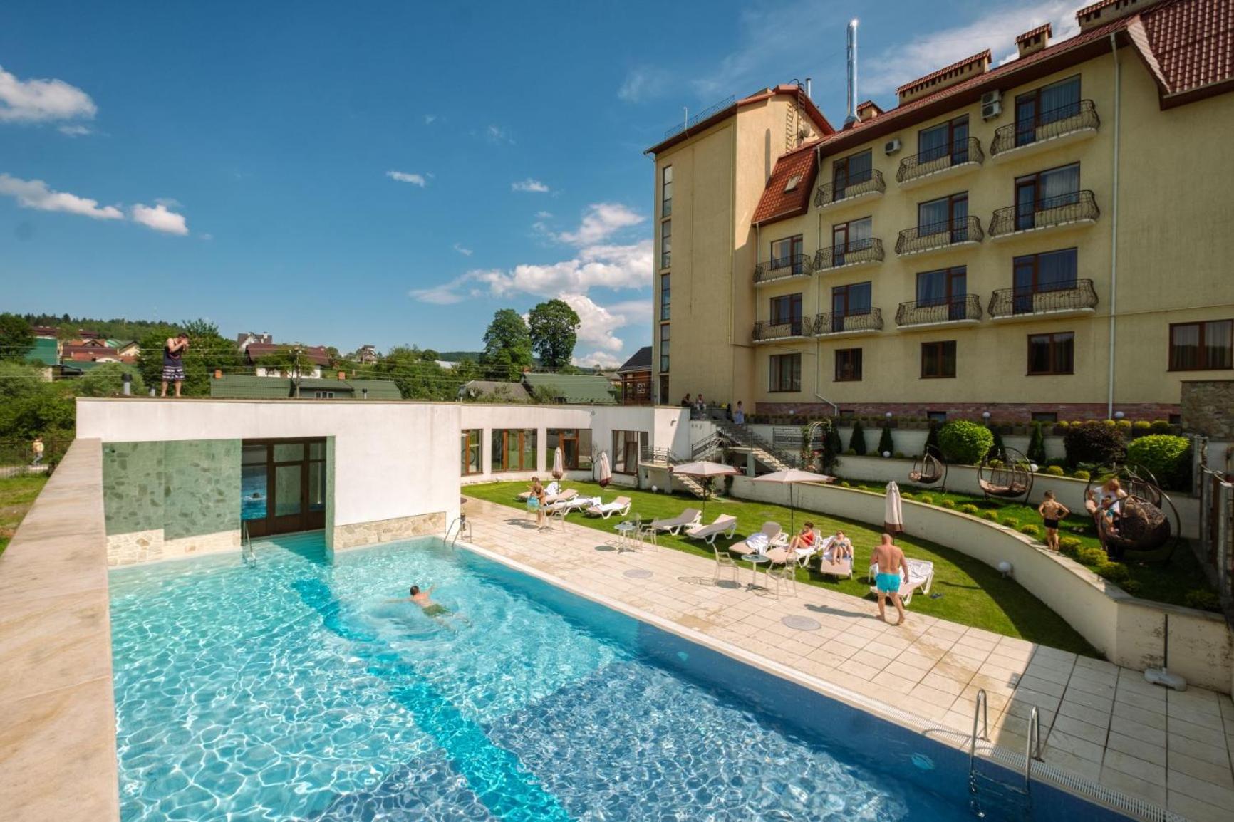 swimming pool