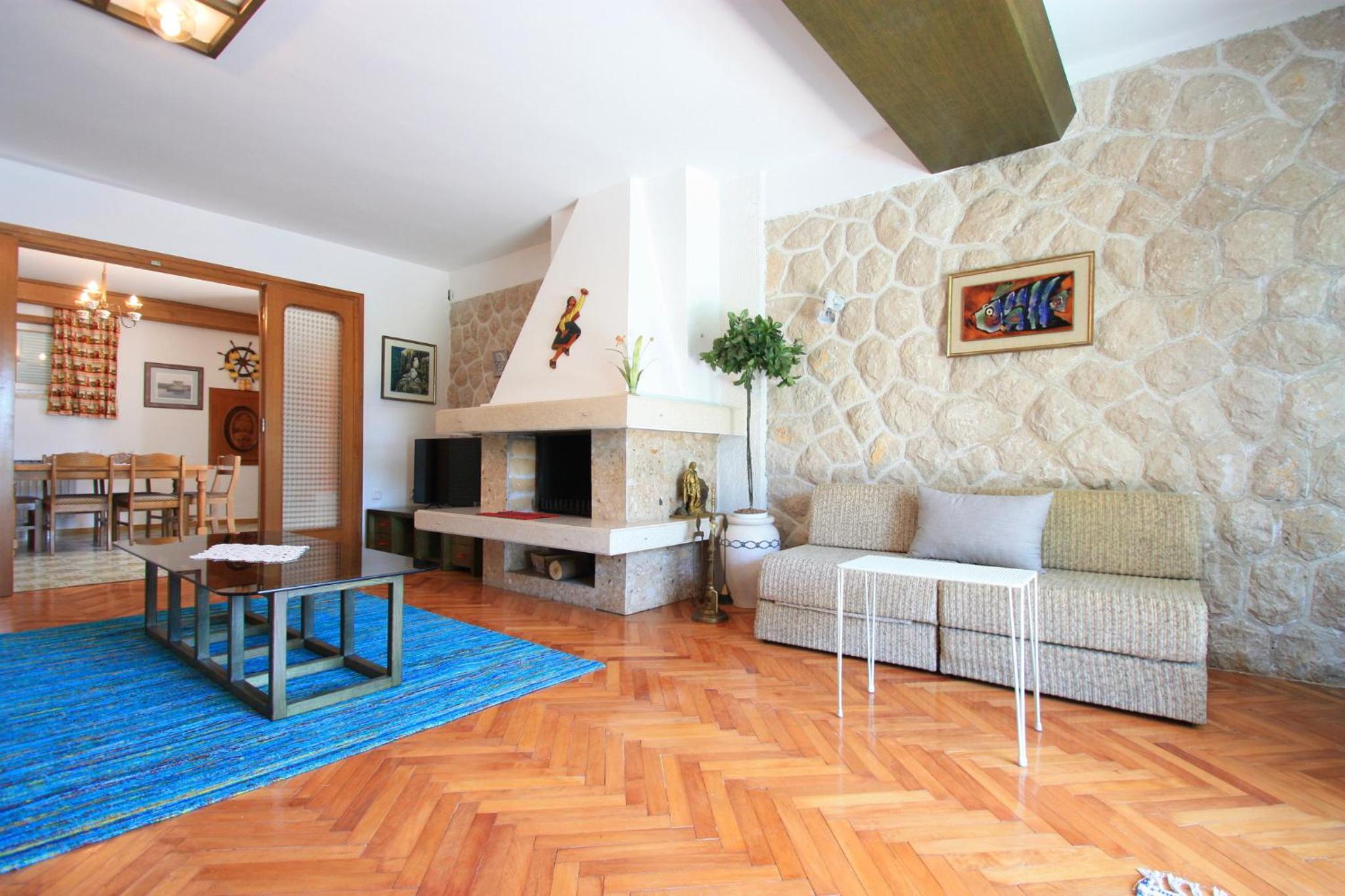 Aurelia view 2