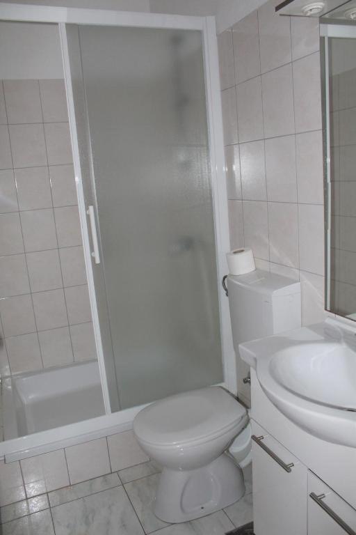 Photo 33