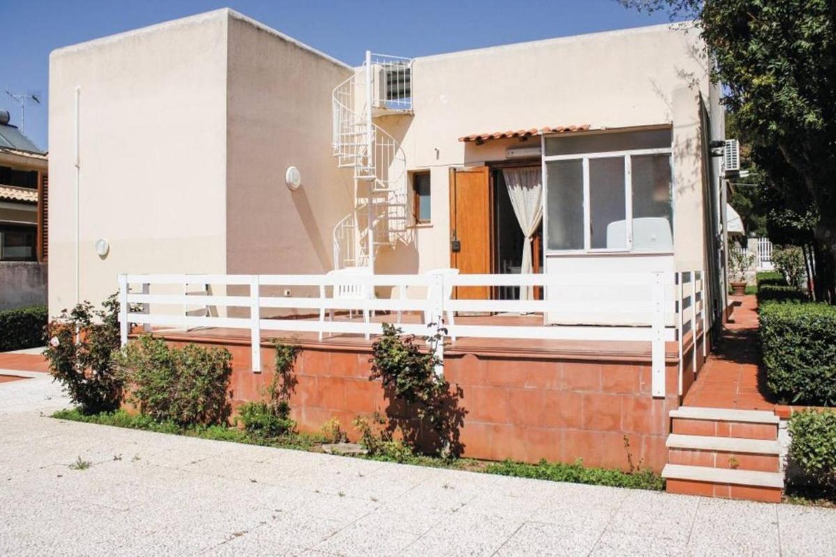 2 bedrooms villa at Mazara del Vallo 200 m away from the beach with enclosed garden and wifi