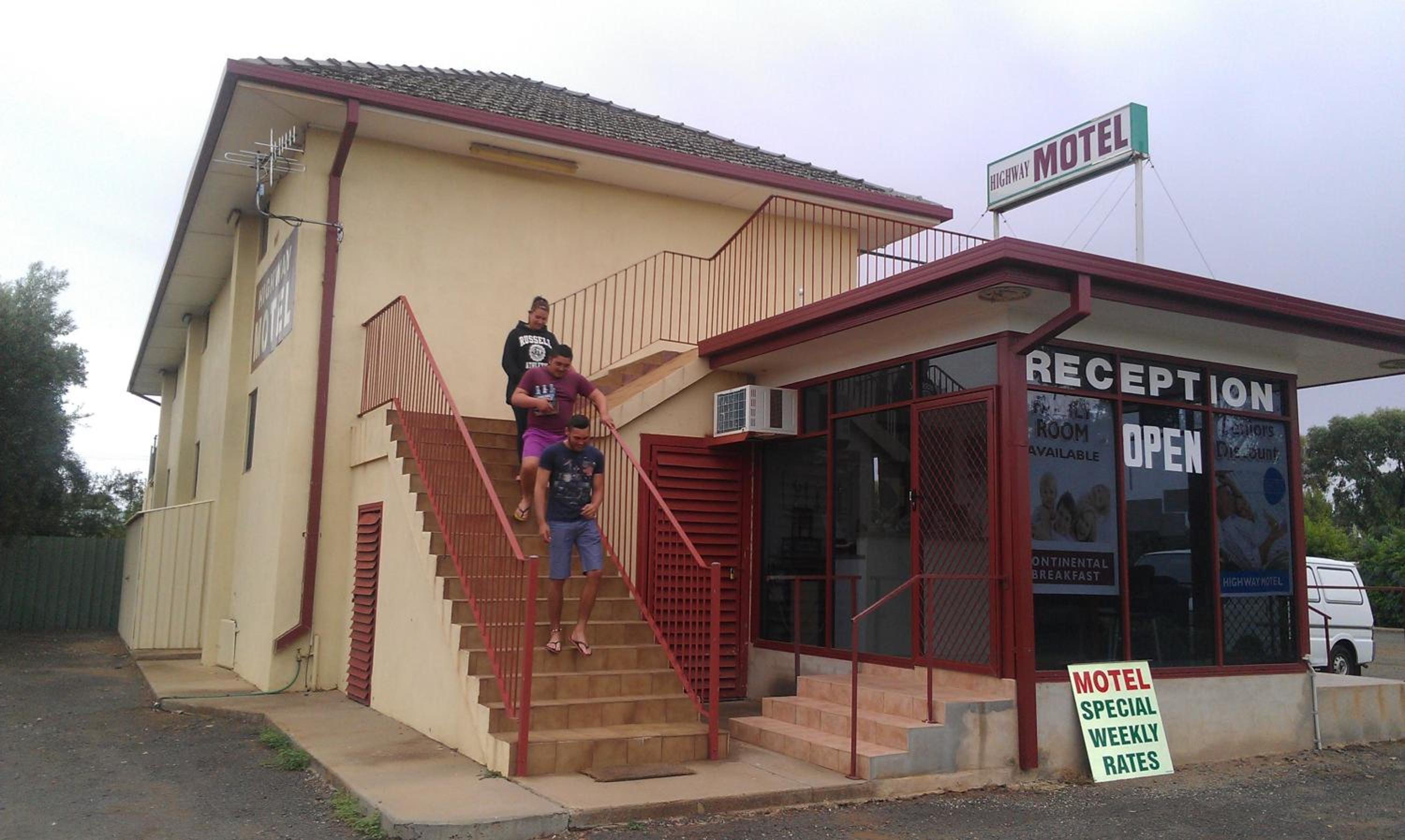 Goolgowi Highway Motel view 5