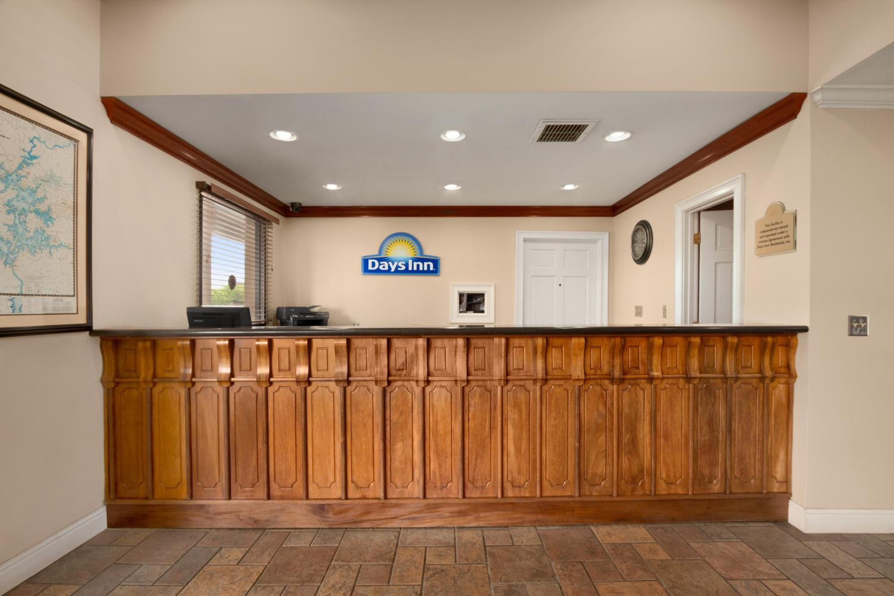 Days Inn by Wyndham Alexander City - Property Image 2