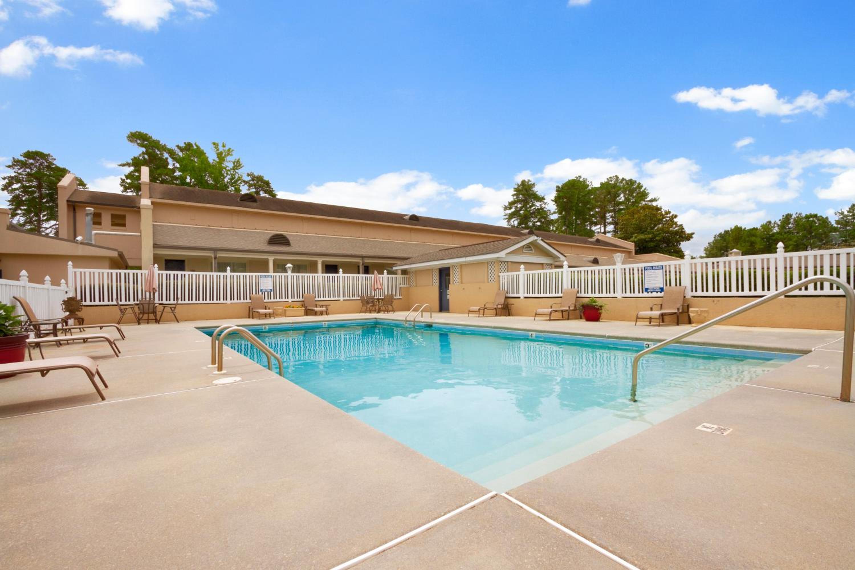Days Inn by Wyndham Alexander City - Property Image 18