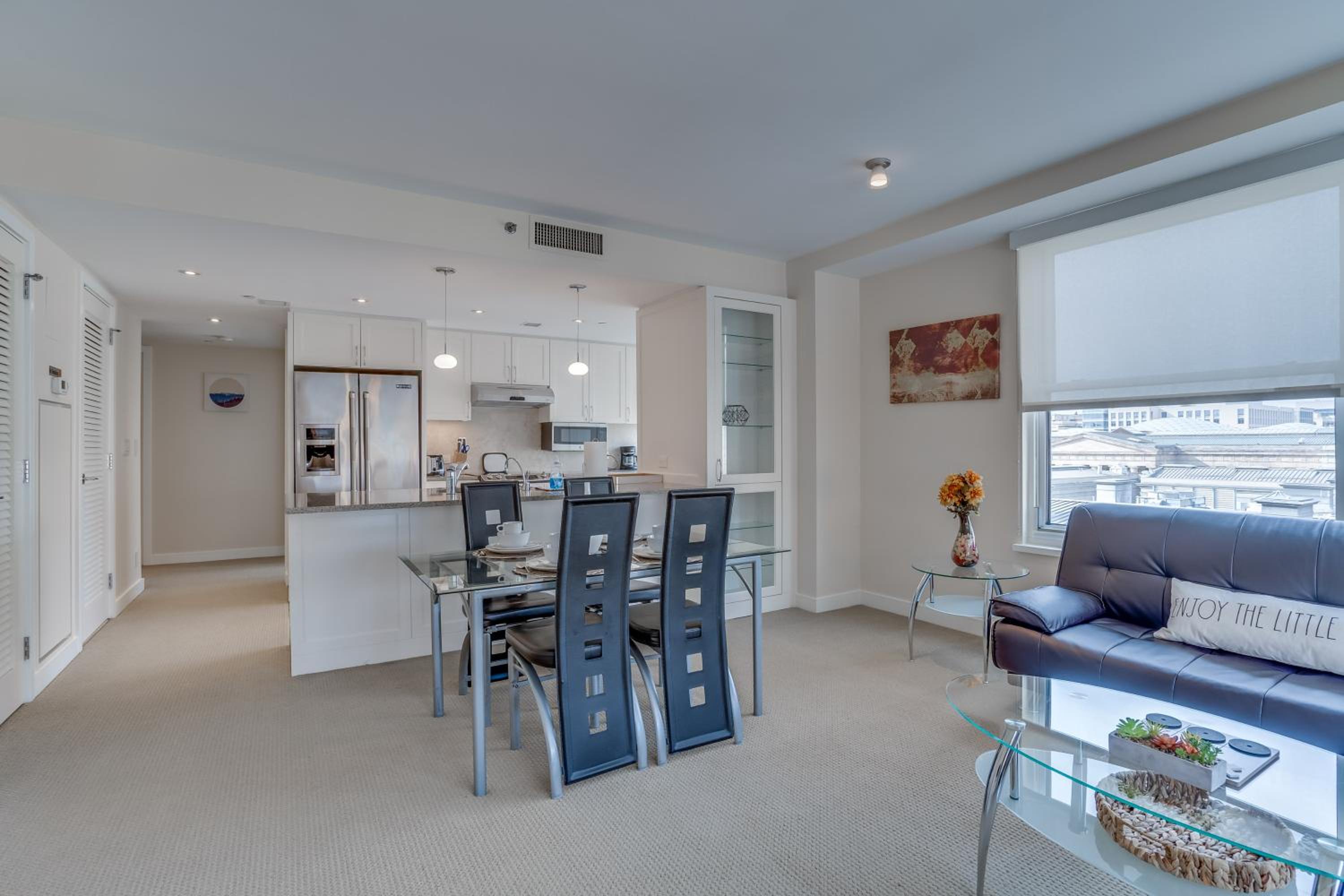 Heaven on Washington Fully Furnished Apartments photo 3