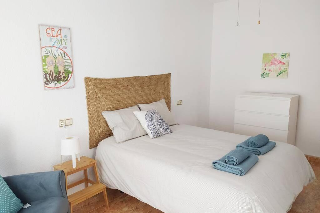 Hotel Amplio y céntrico apartamento junto al mar - Image 1