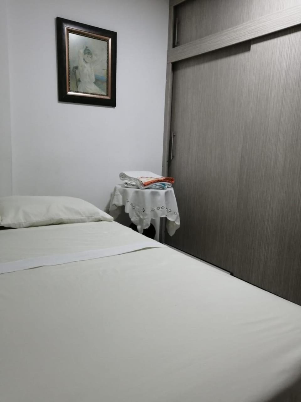 Apartamento completo medellin view 4