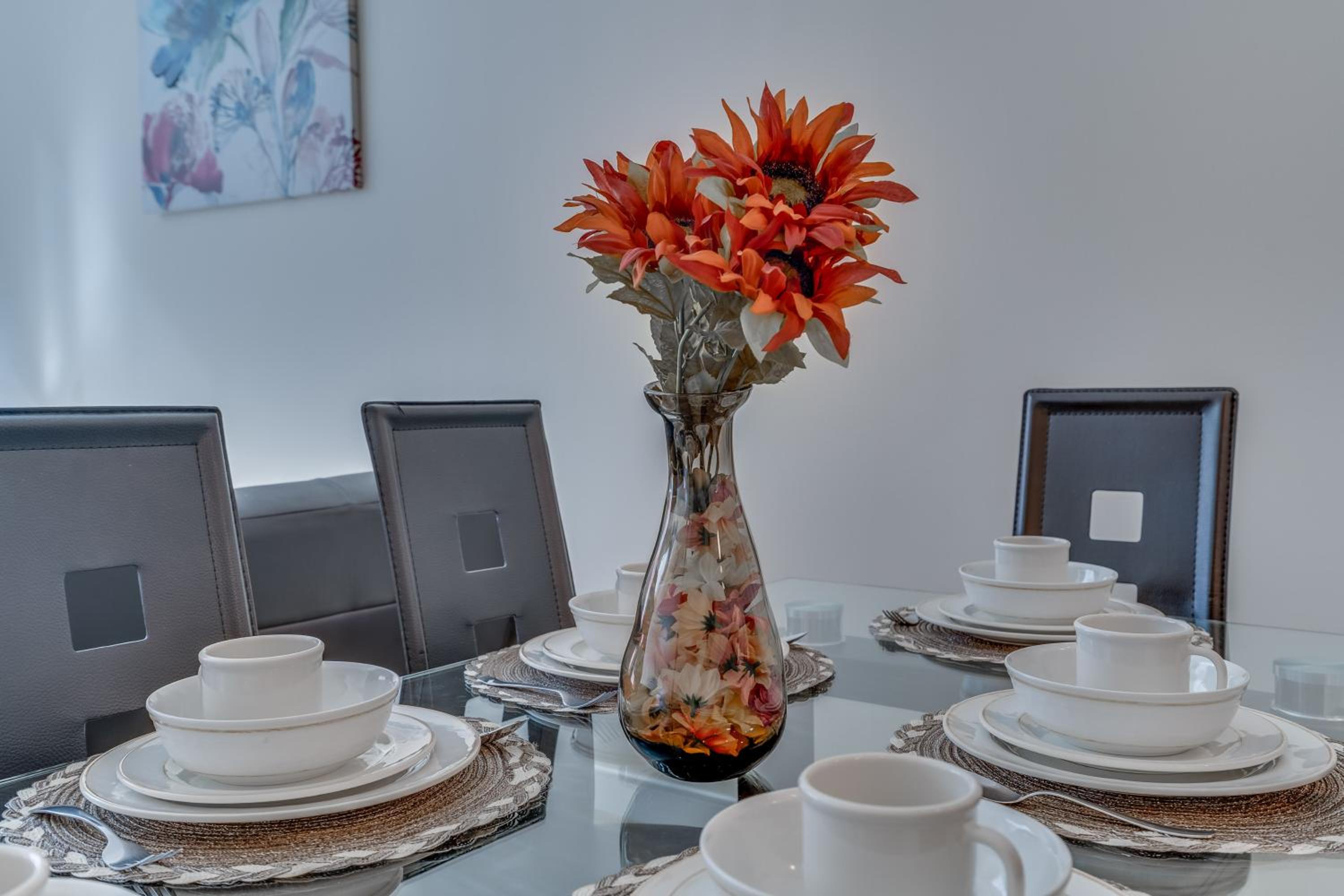 Heaven on Washington Fully Furnished Apartments photo 5