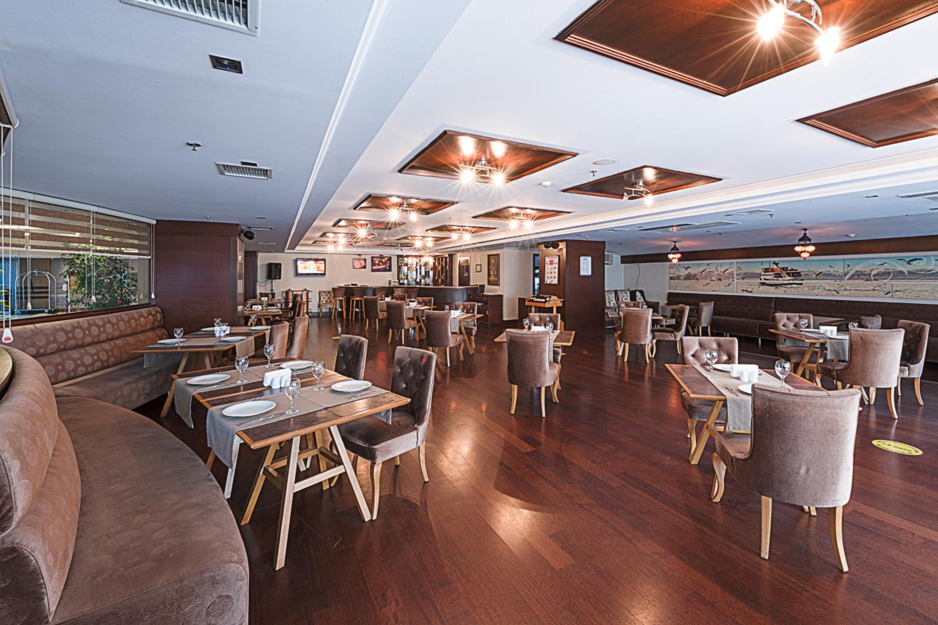 Dream Hill Business Deluxe Hotel Asia - Image 47