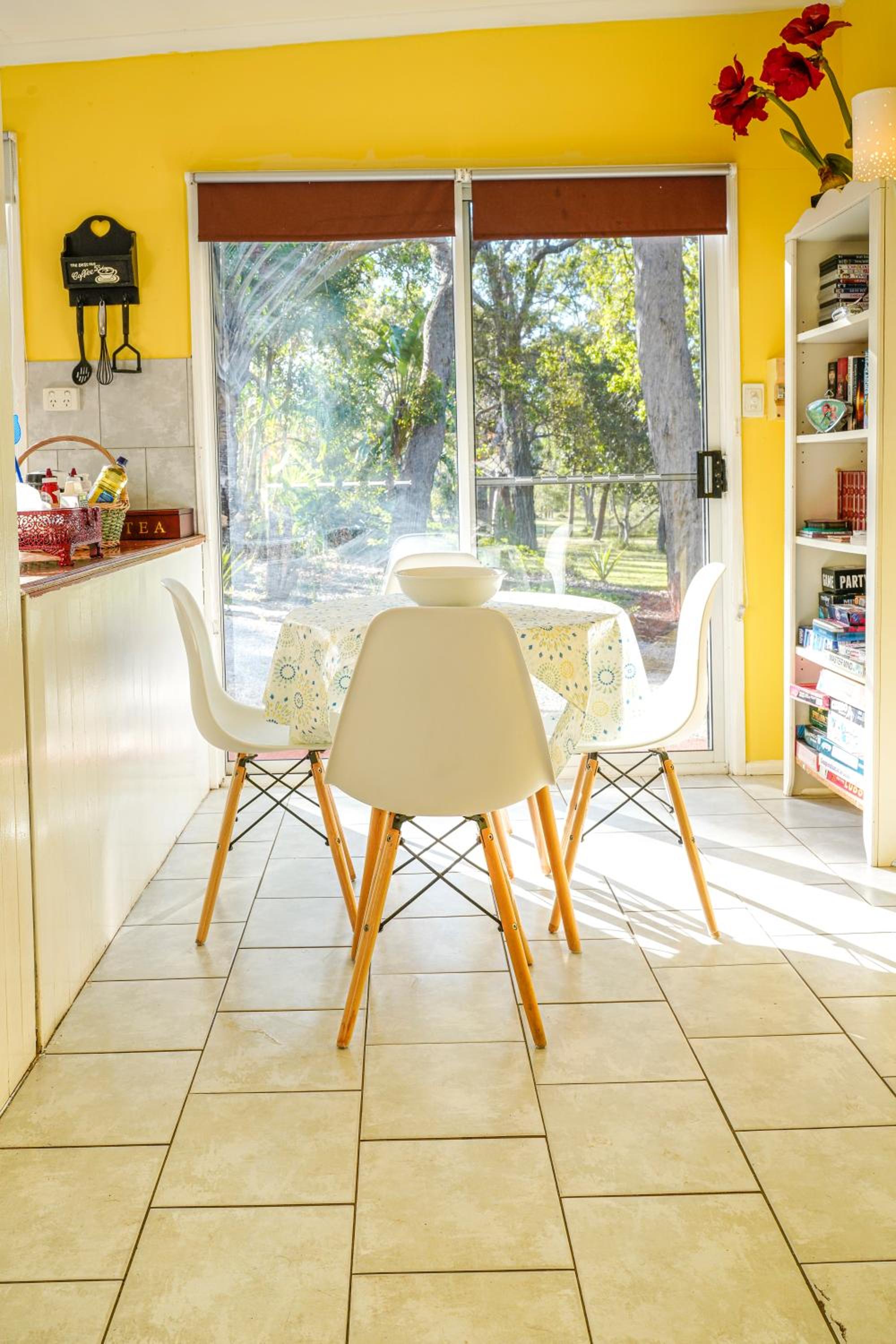Yellow Cottage - bush and beach