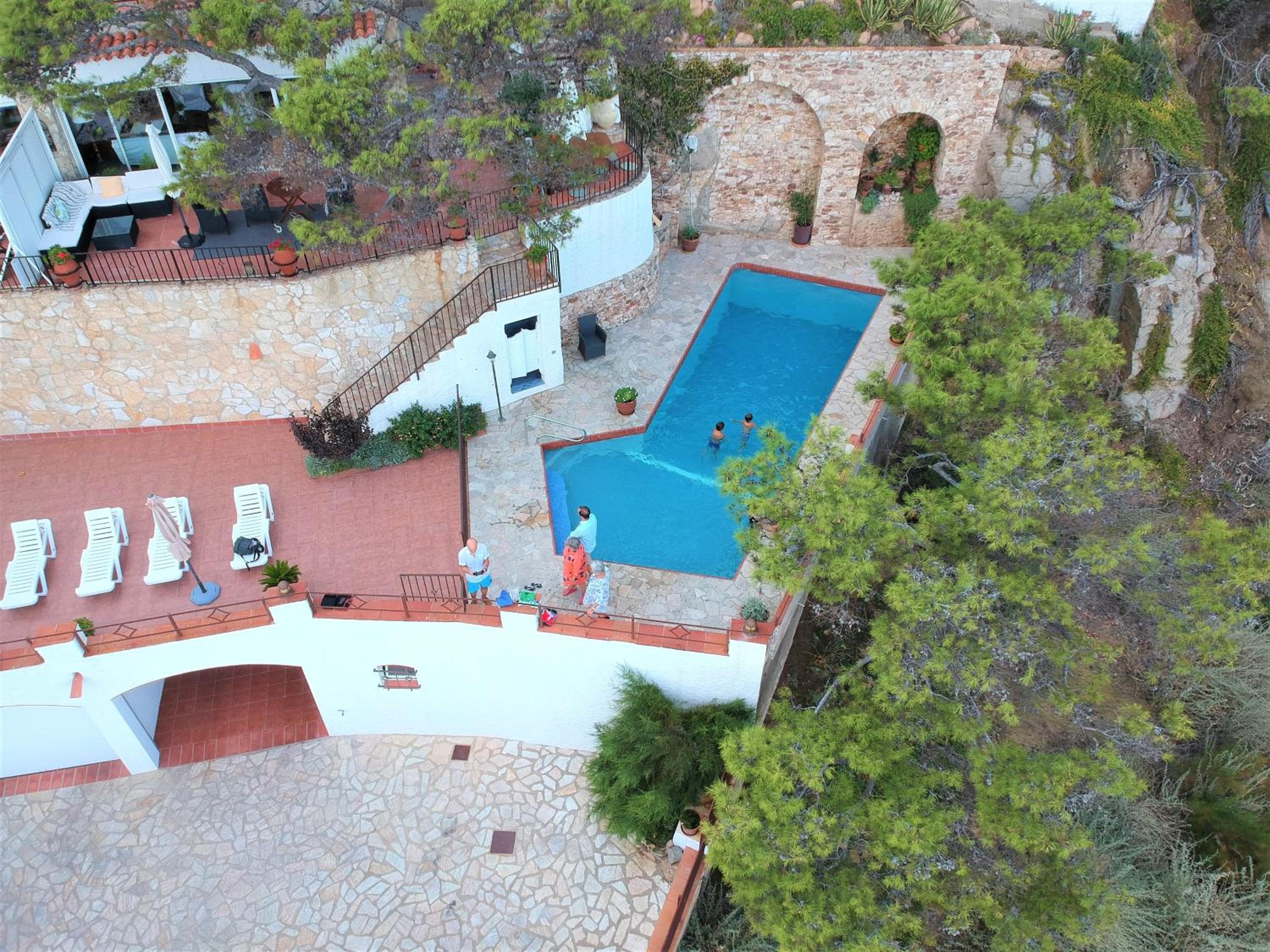 Villa Transatlantique en première ligne de mer dite Villa Esmeralda view 3