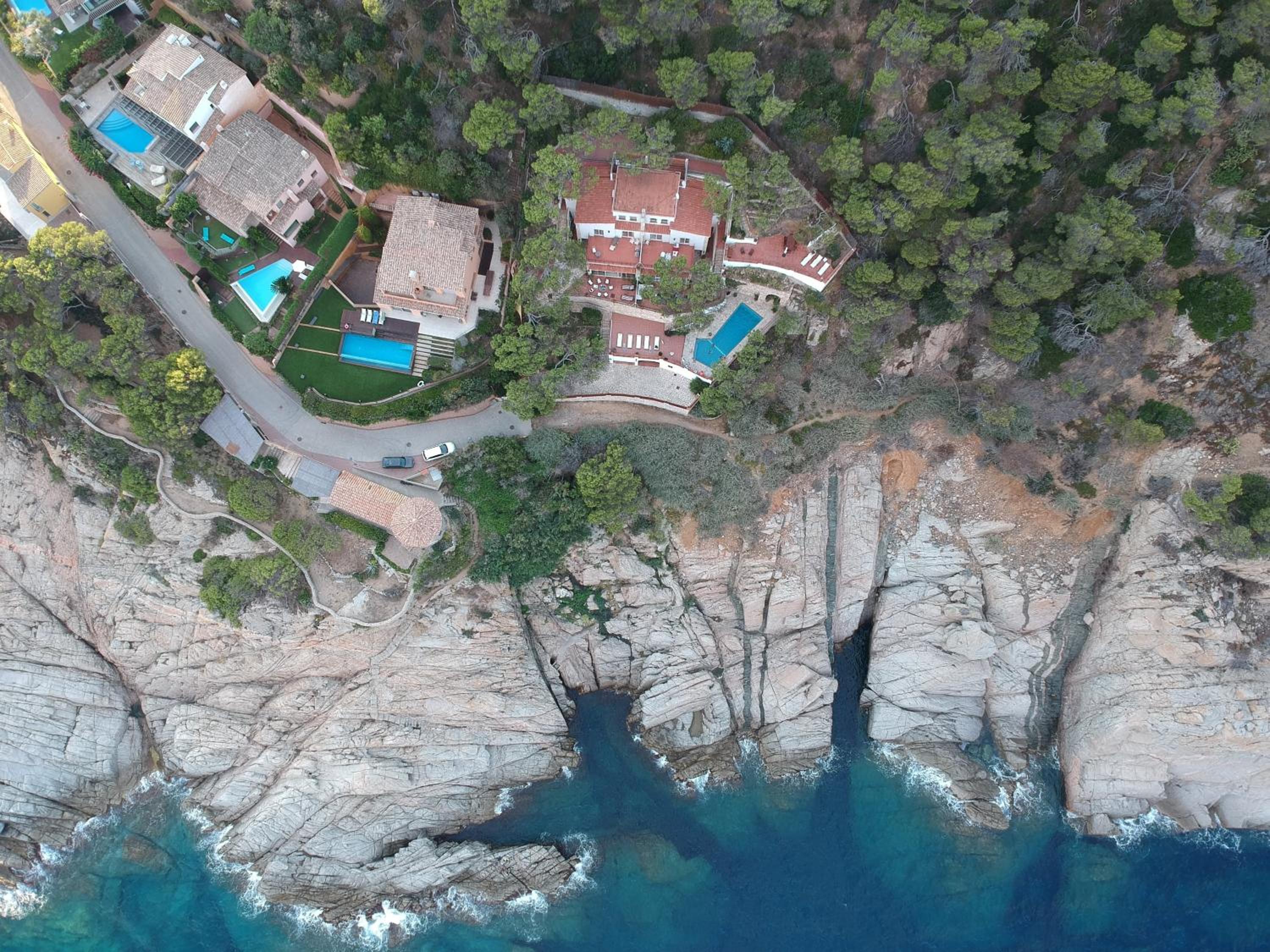 Villa Transatlantique en première ligne de mer dite Villa Esmeralda view 4