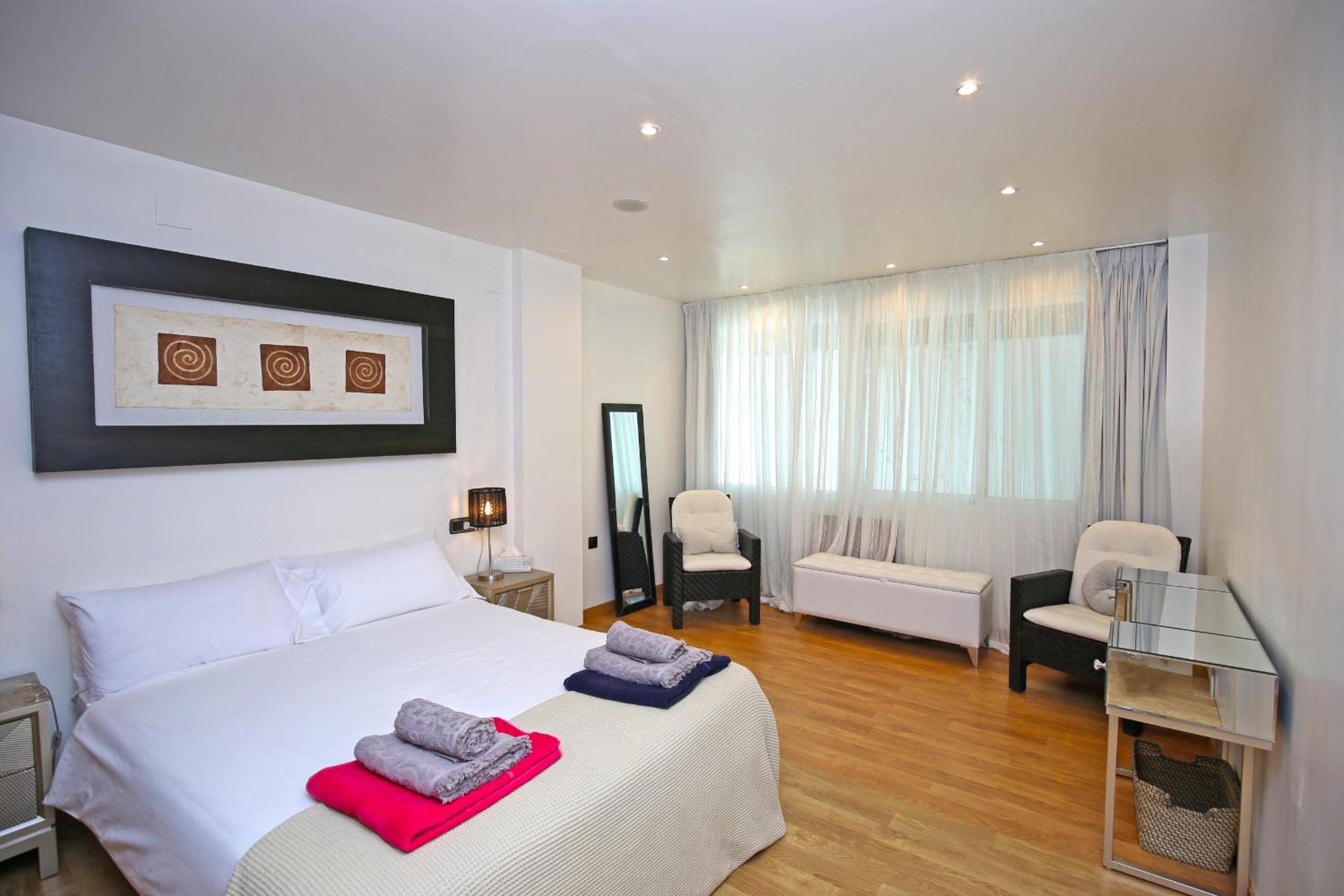 Marbella Real - Stylish 2 Bedroom Apartment by Finest Rentals photo 4