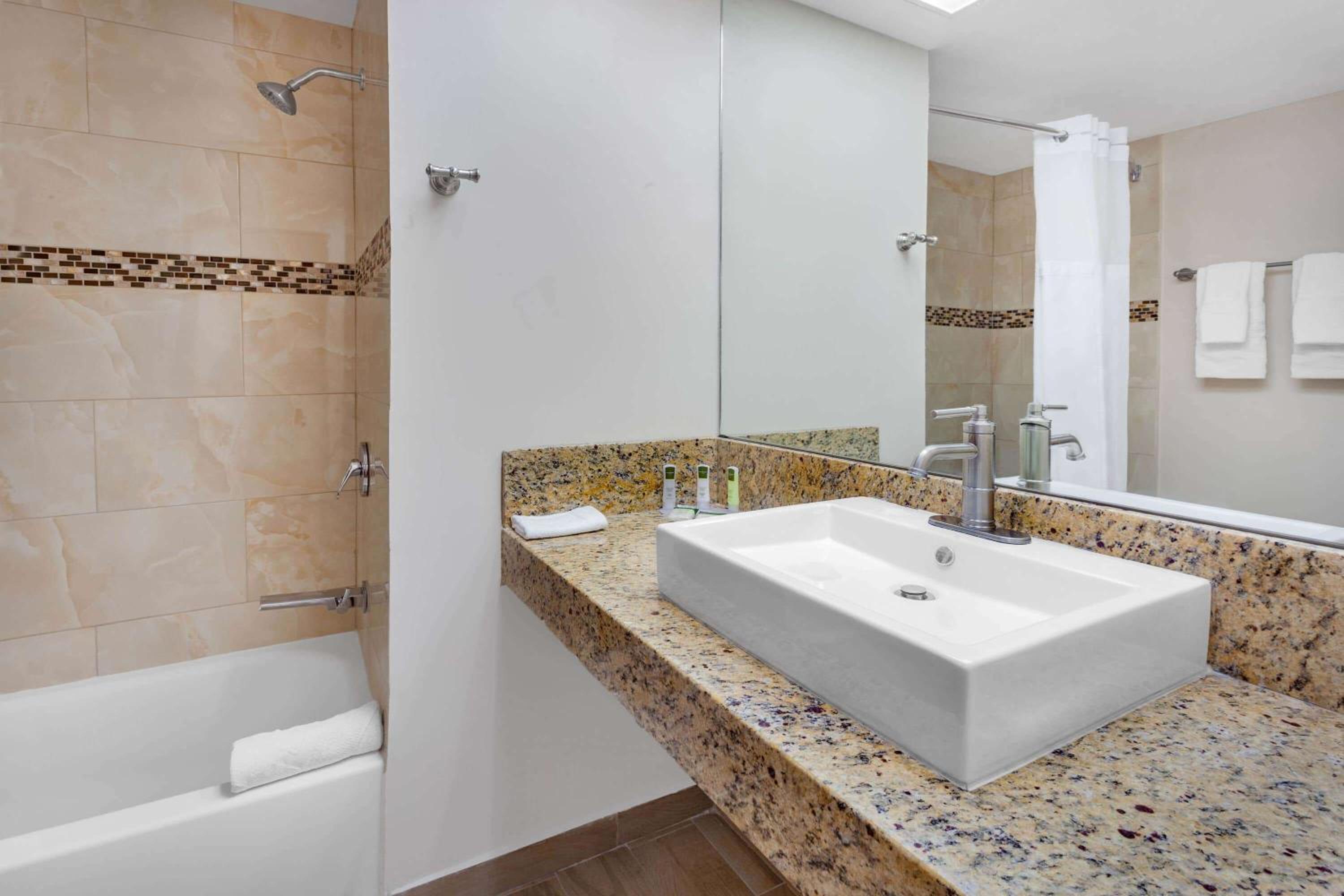 Days Inn by Wyndham Piedras Negras - Property Image 7