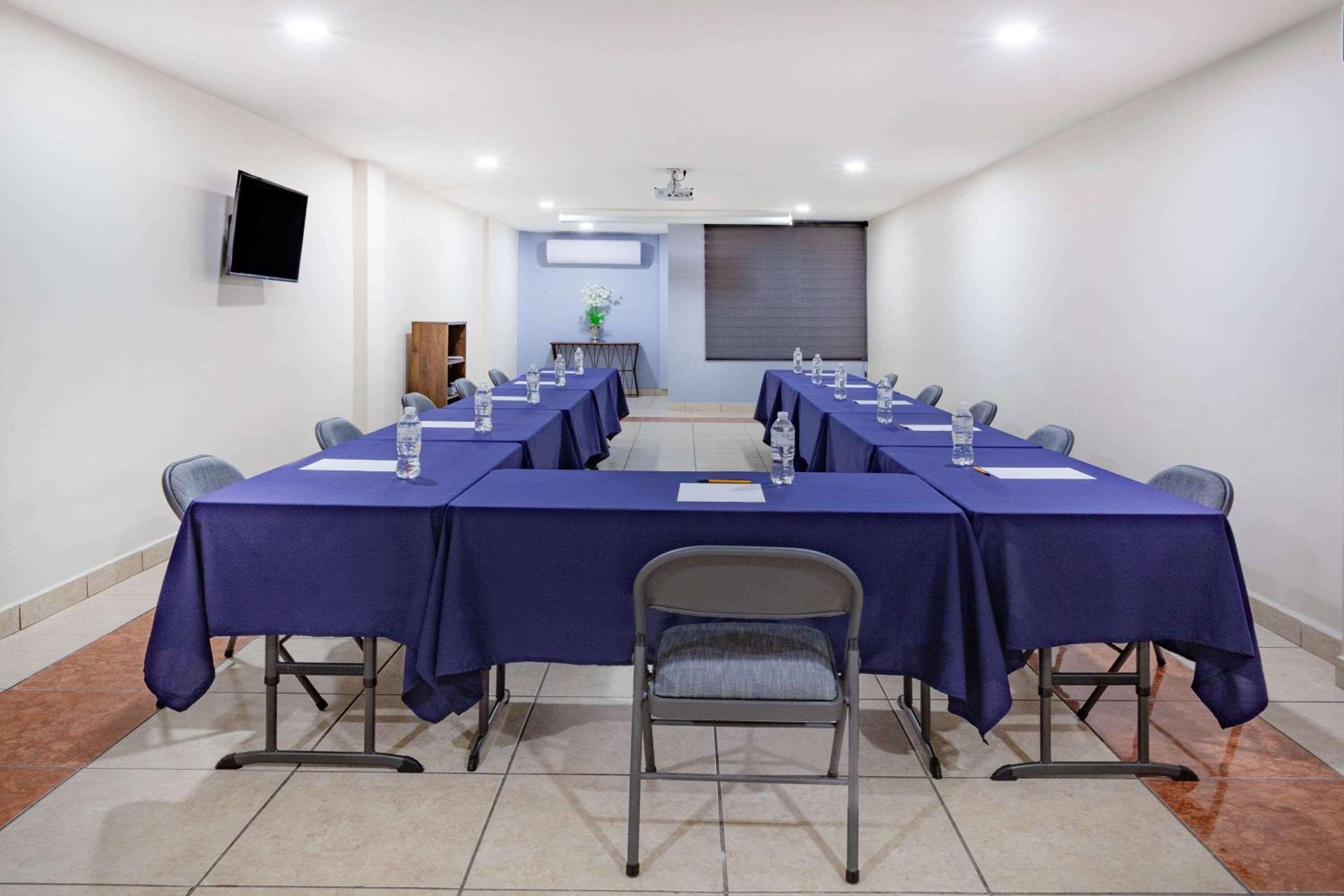 Days Inn by Wyndham Piedras Negras - Property Image 4