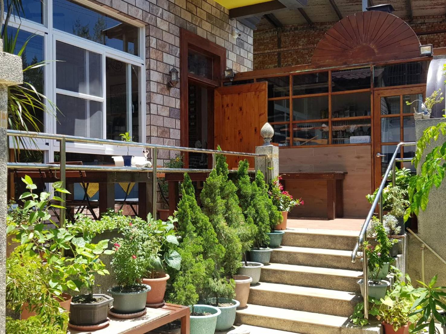 La Fleur BnB & Restaurant view 2