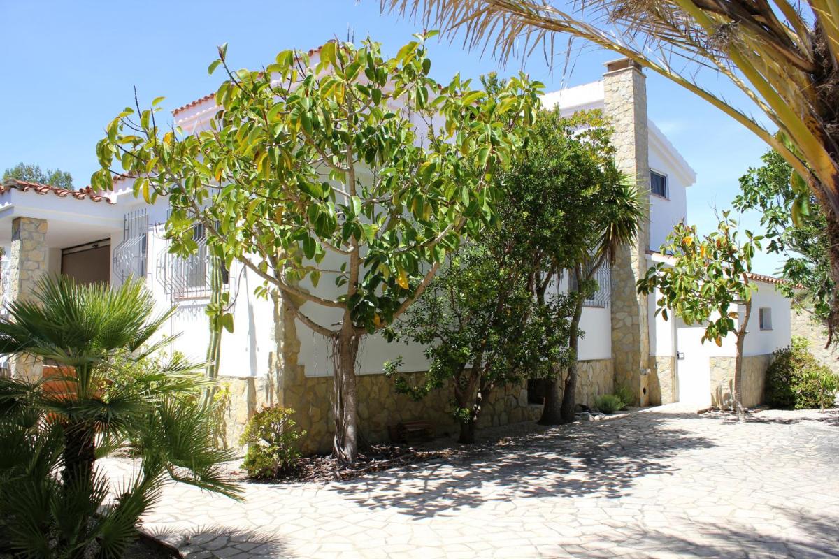 Riumar "La Tierra Feliz", 350m to beach, private pool, On-Site-Service, dog beach photo 4