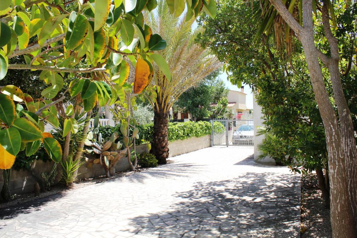 Riumar "La Tierra Feliz", 350m to beach, private pool, On-Site-Service, dog beach photo 5
