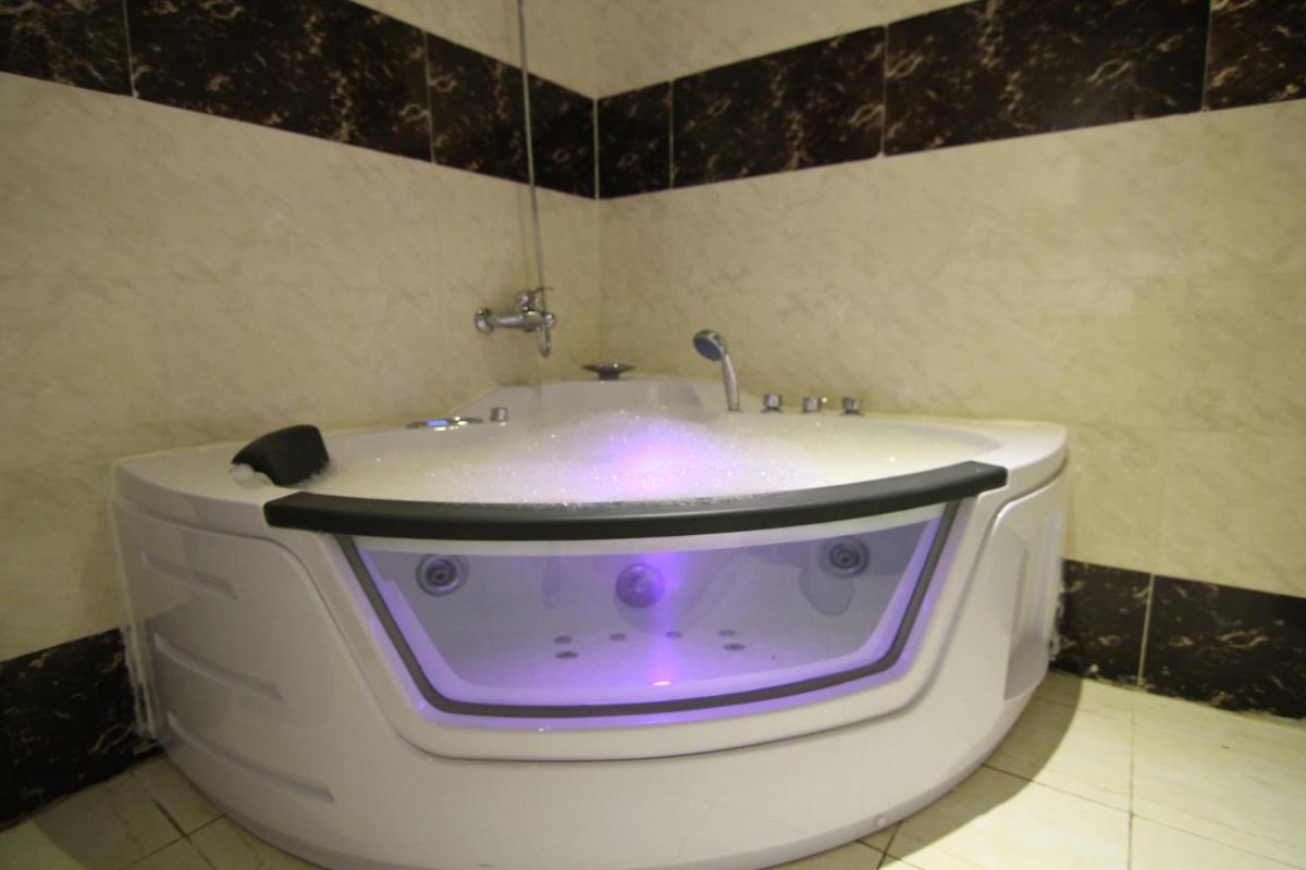 Jacuzzi