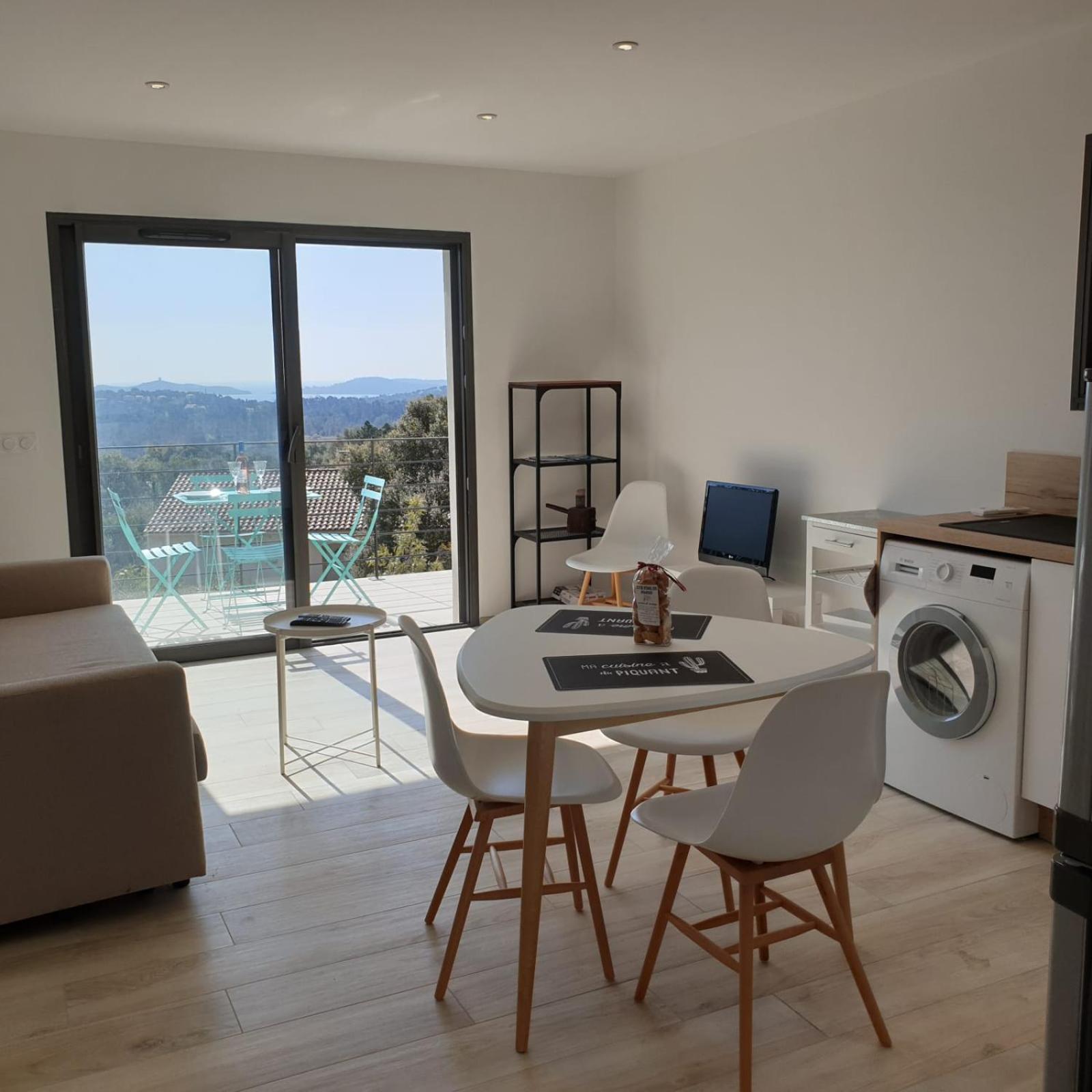 Hotel Villa L'Arbousier 4 pers piscine chauffée 2 min plage en voiture - Image 1