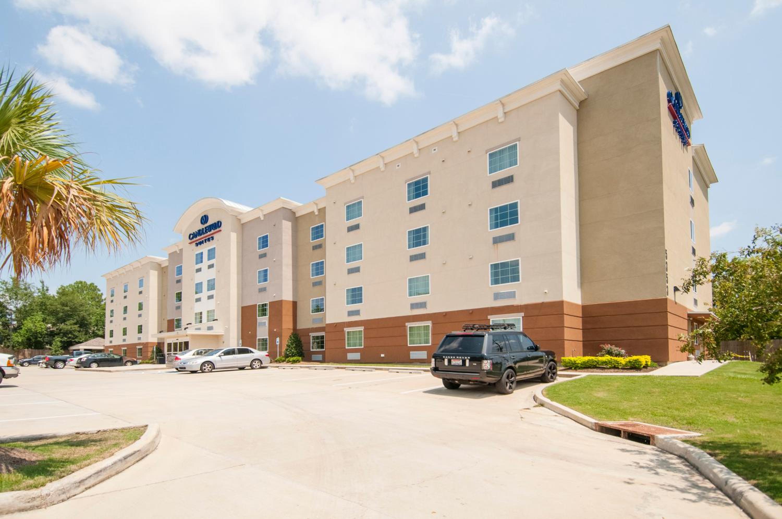 Hotel Candlewood Suites - Baton Rouge - College Drive, an IHG Hotel - Image 1