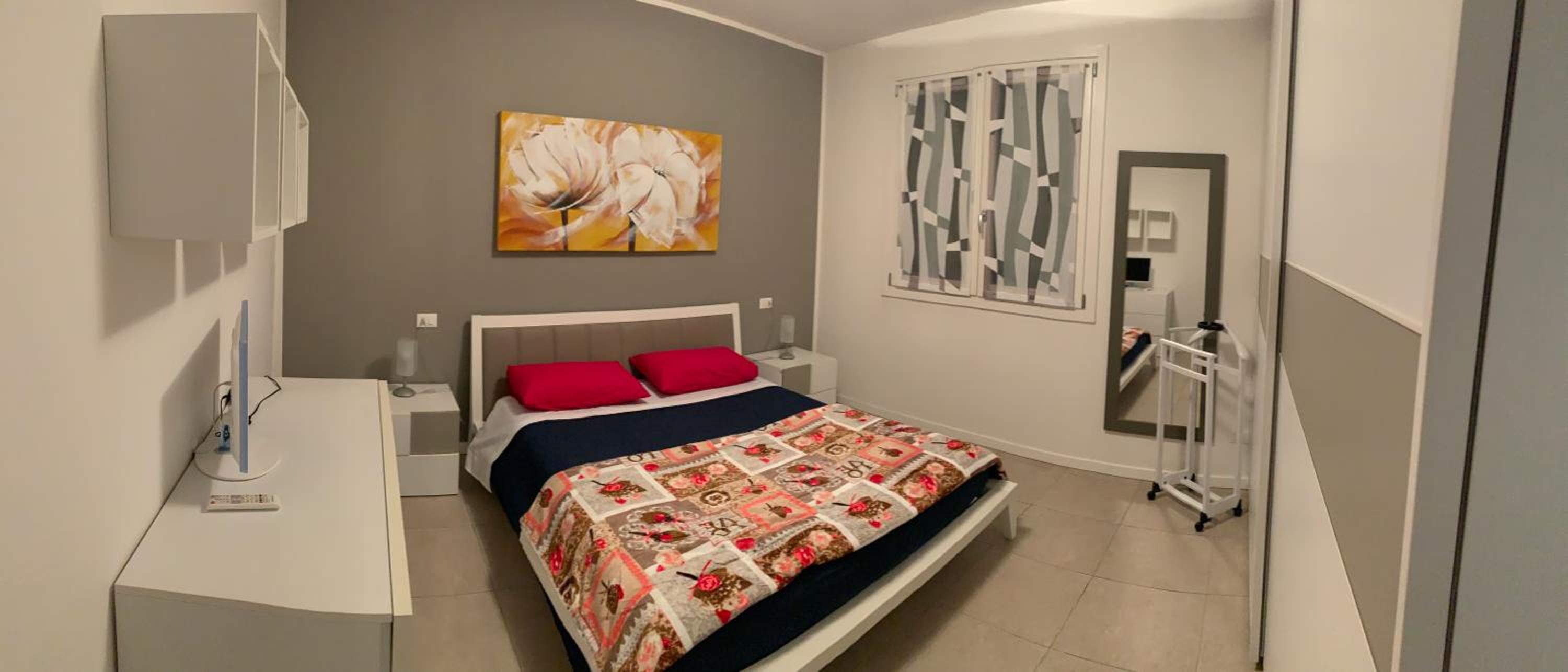 Le Noir appartment view 3