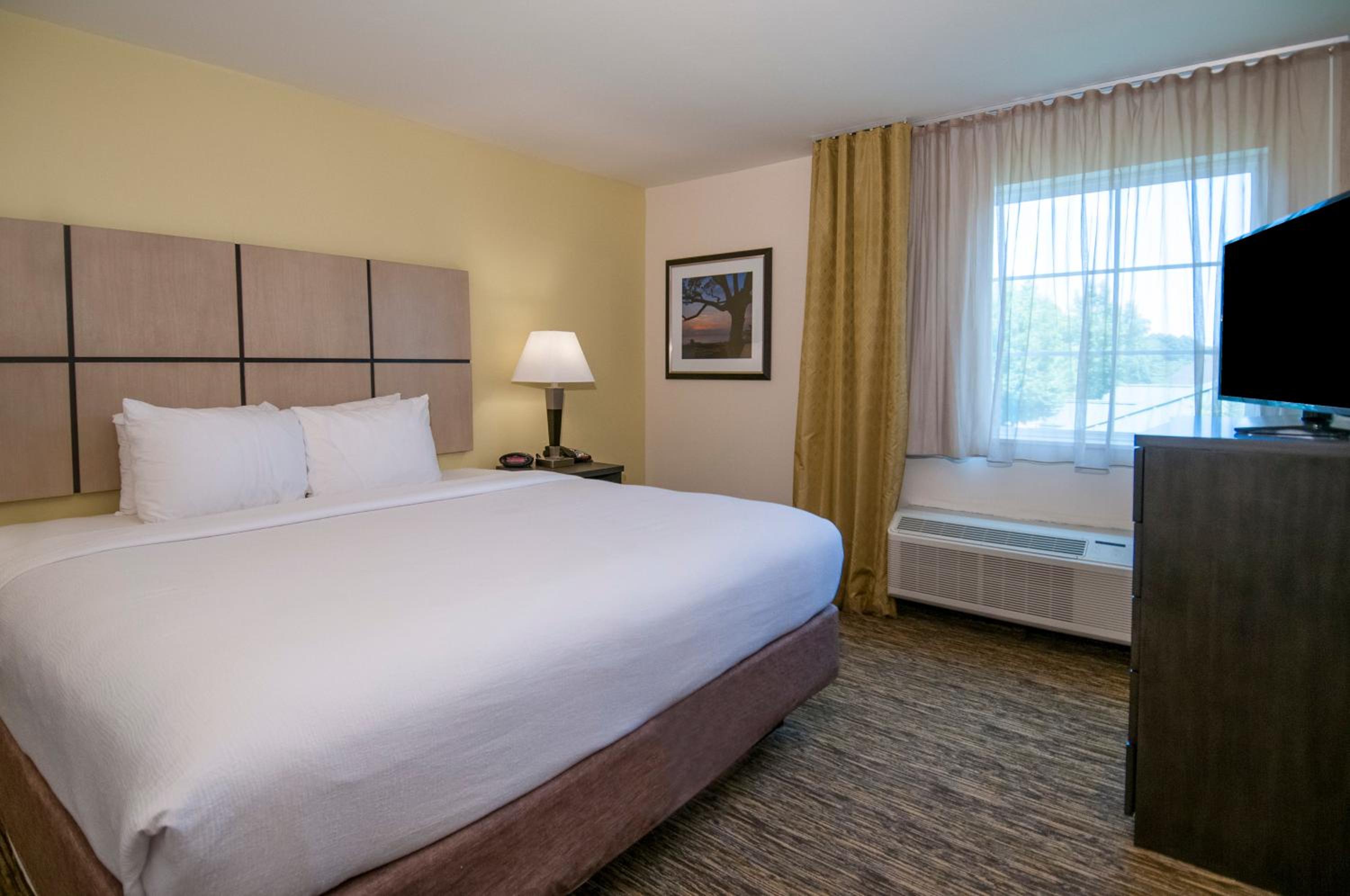 Candlewood Suites - Baton Rouge - College Drive by IHG