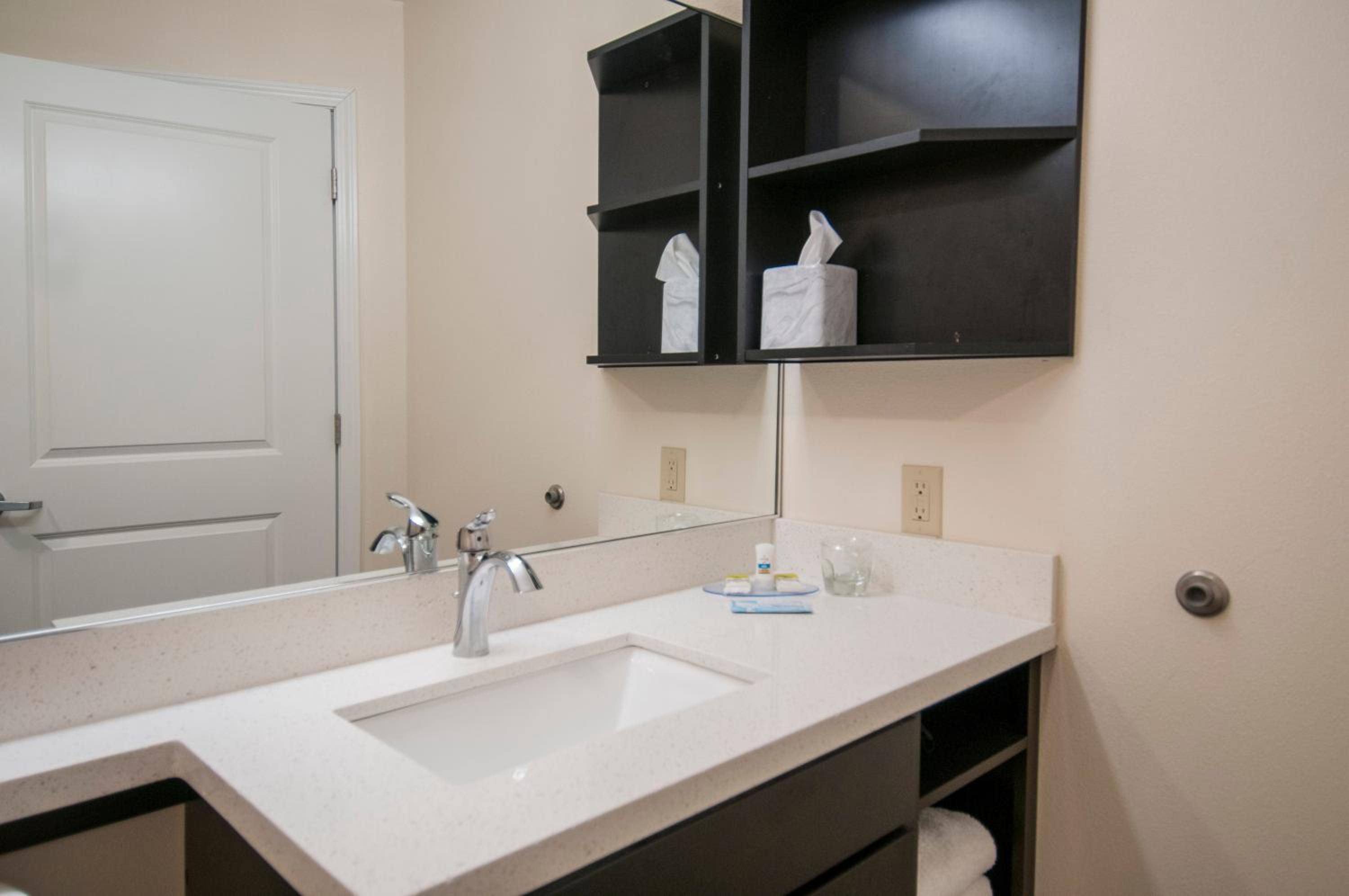 Candlewood Suites - Baton Rouge - College Drive by IHG