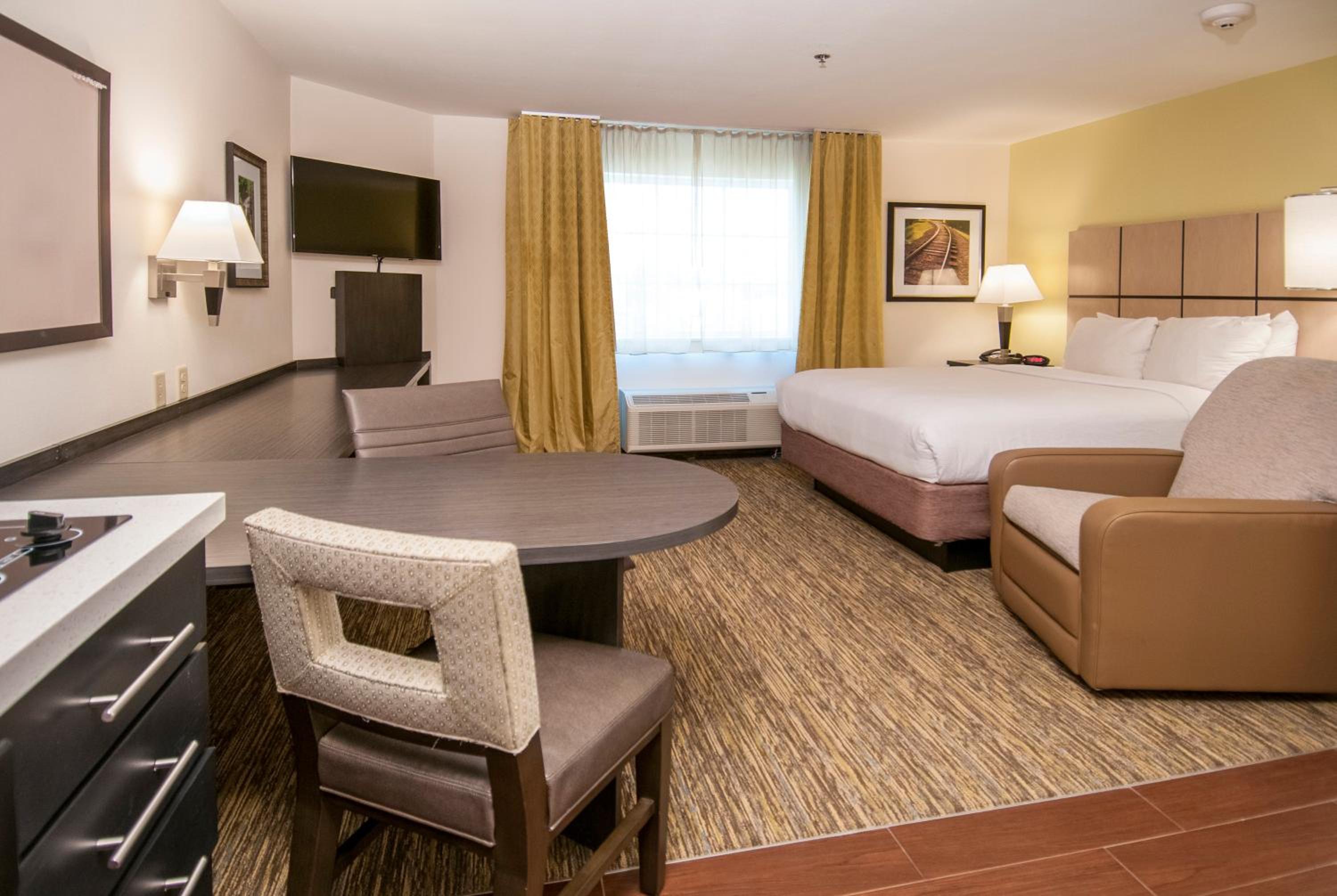 Candlewood Suites - Baton Rouge - College Drive by IHG