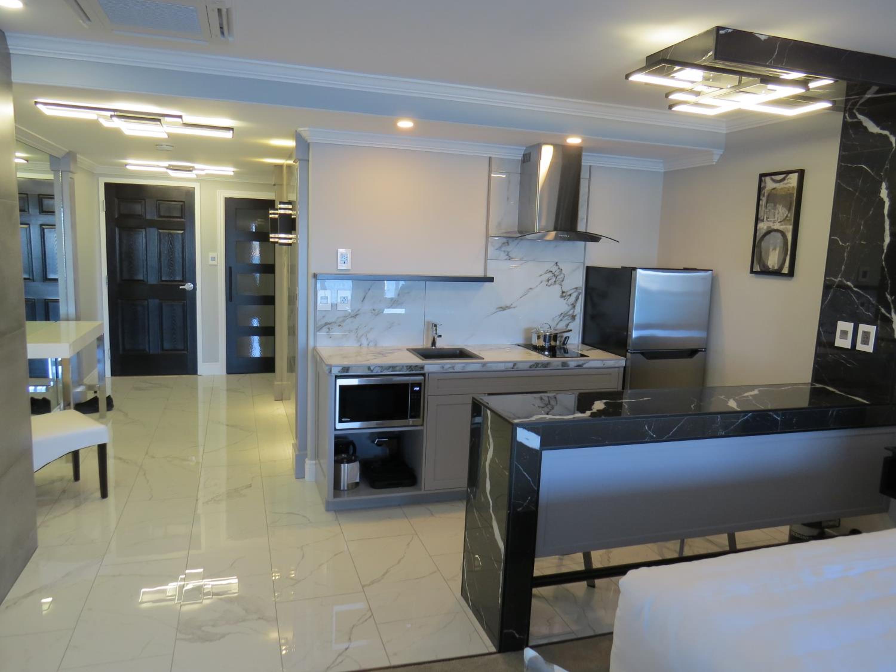 Dockside Suites