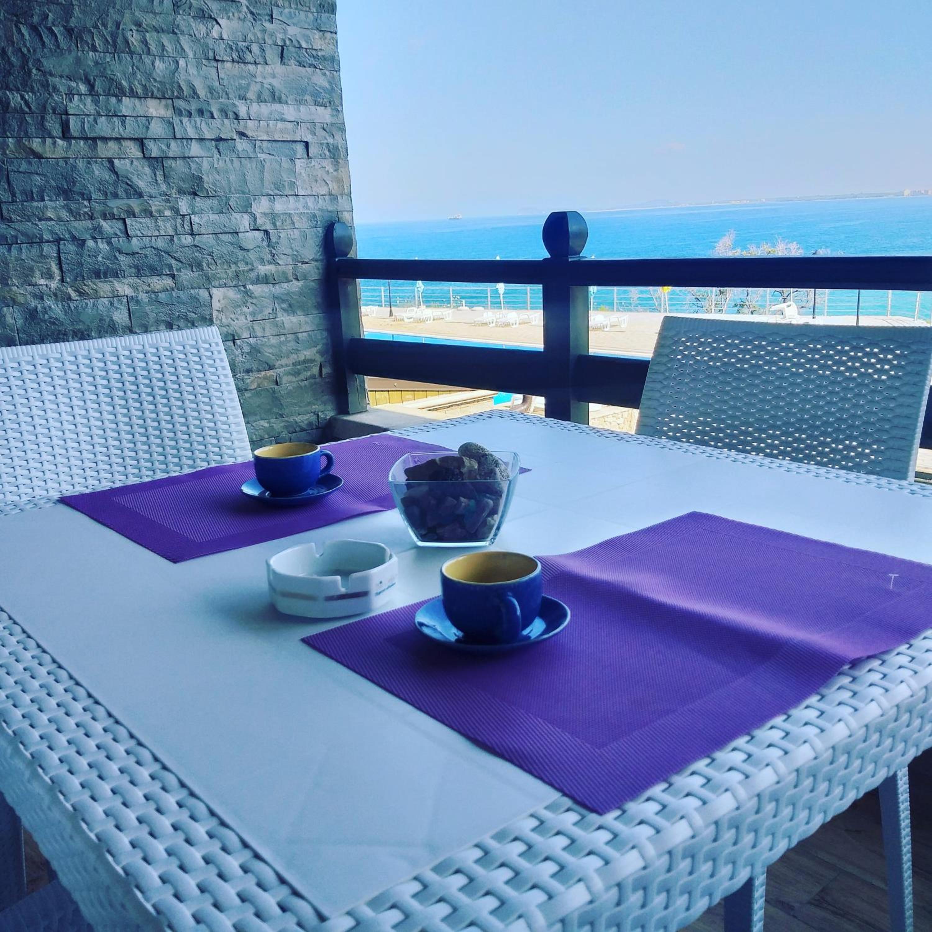 Sea view apartment!