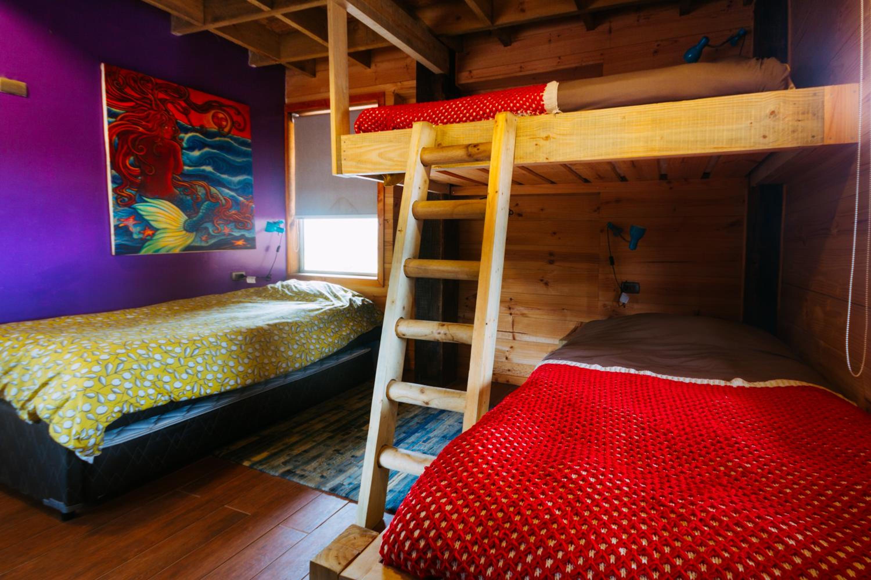 Sirena Insolente Hostel & Suites