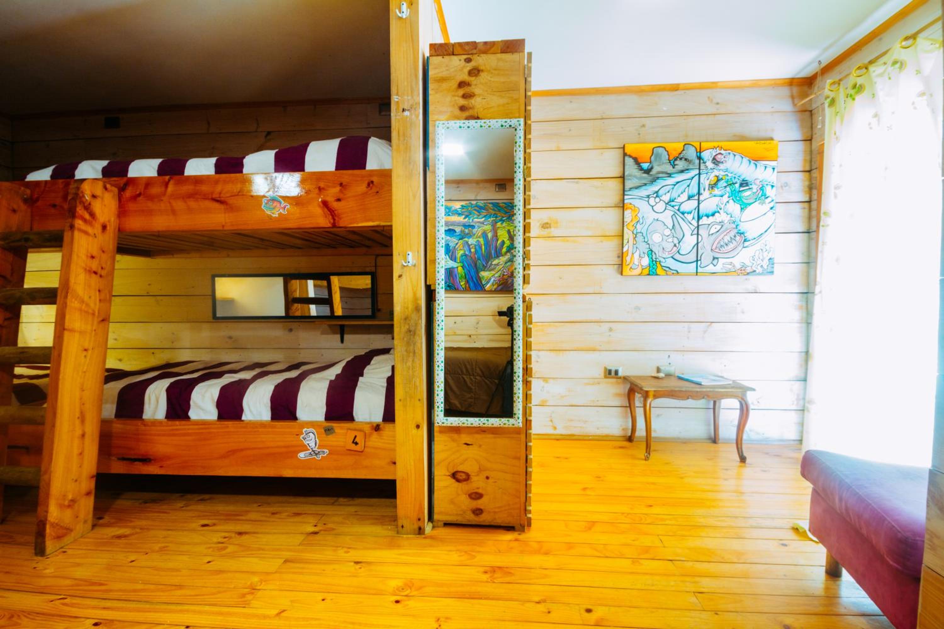 Sirena Insolente Hostel & Suites