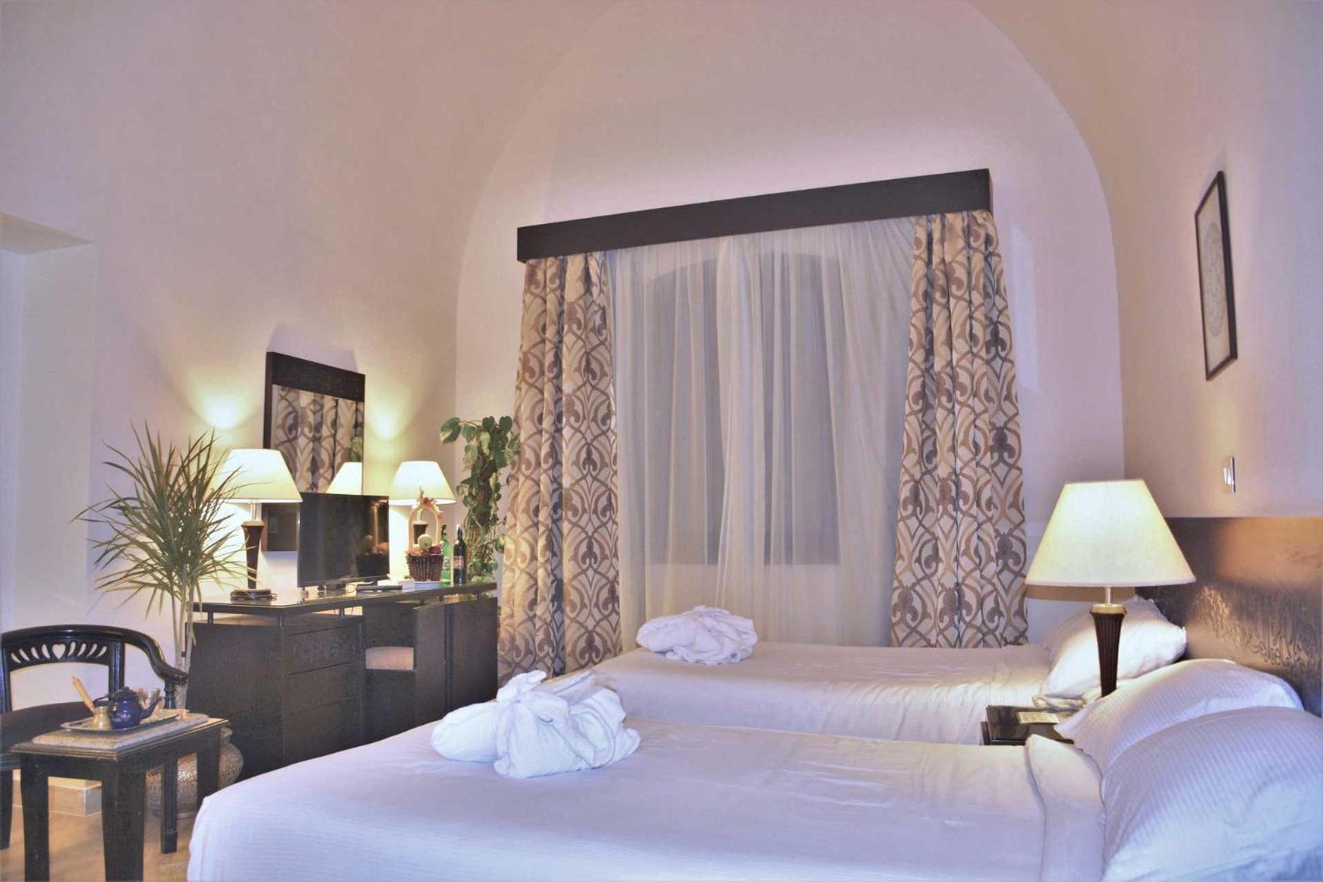 Rohanou Beach Resort