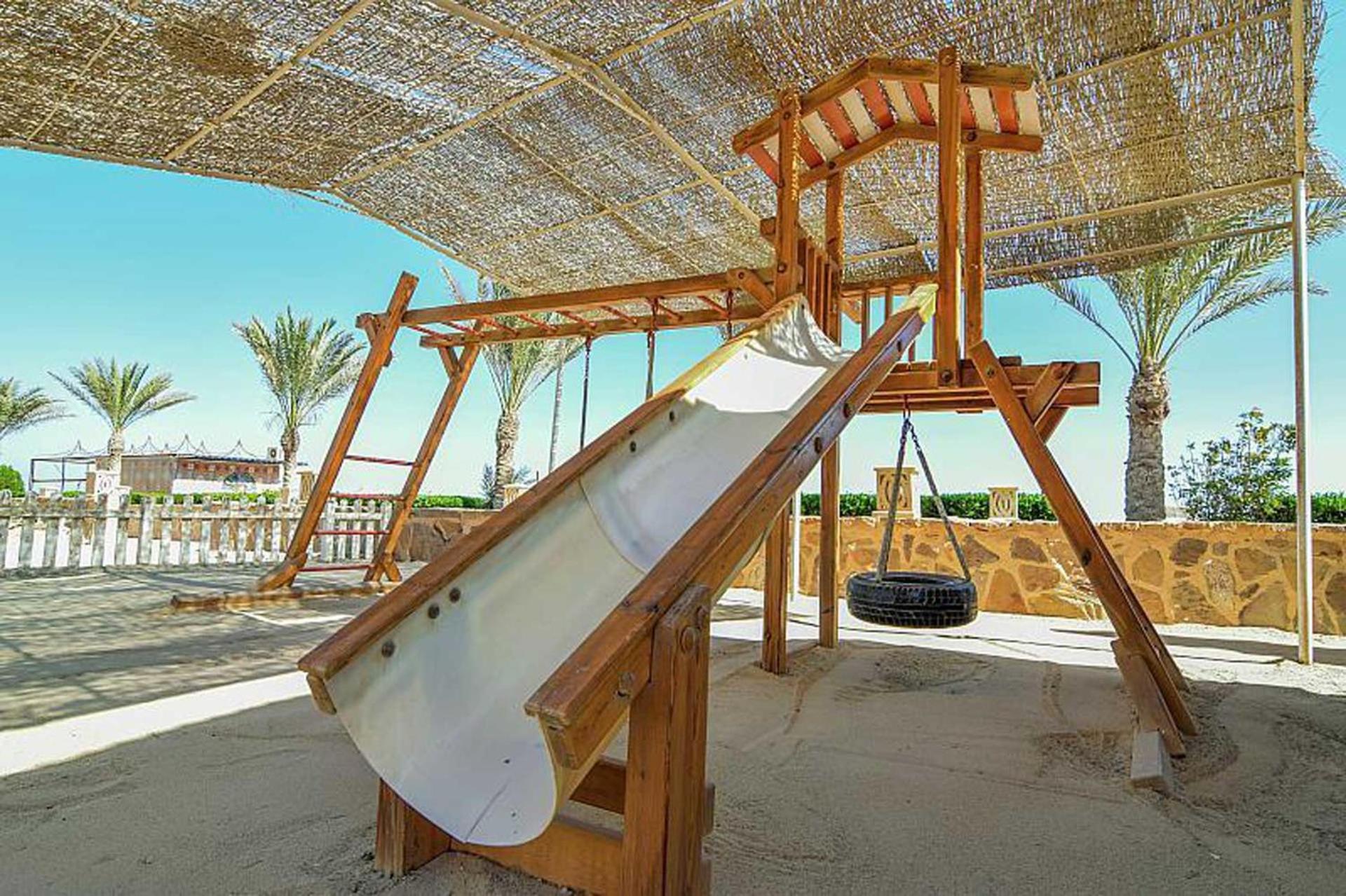 Rohanou Beach Resort