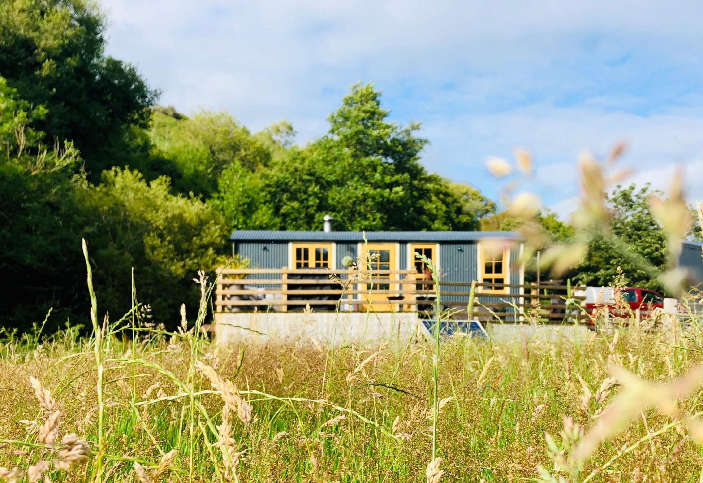 Hotel Mid Wales Luxury Huts - Image 1