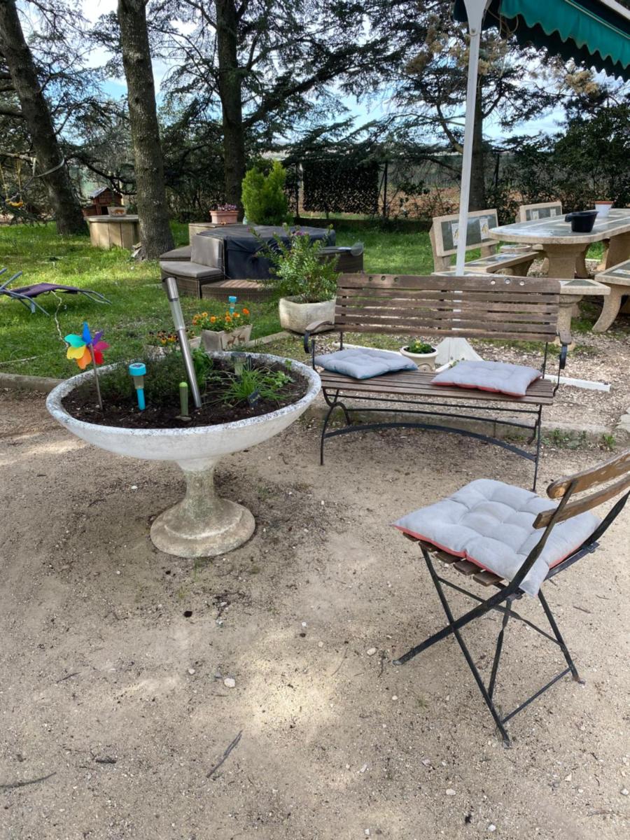 STUDIO Havre de paix au pont du gard Piscine et Jacuzzi chez Valerie Payre view 3
