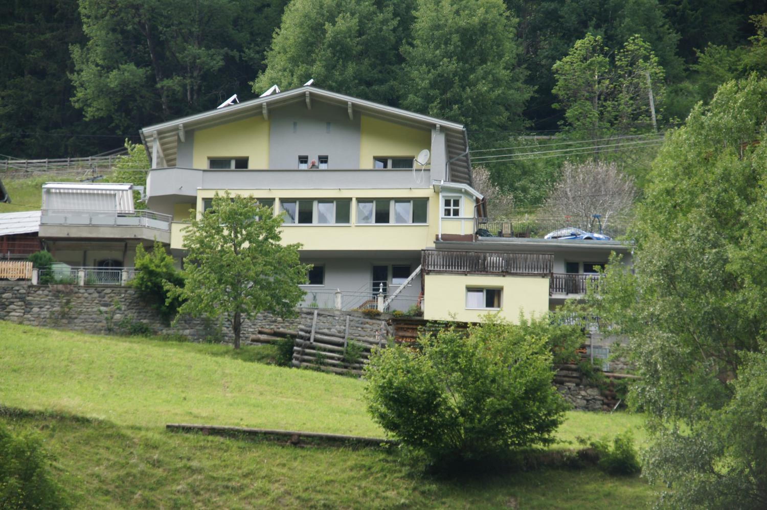 Apart Garni Dorfblick