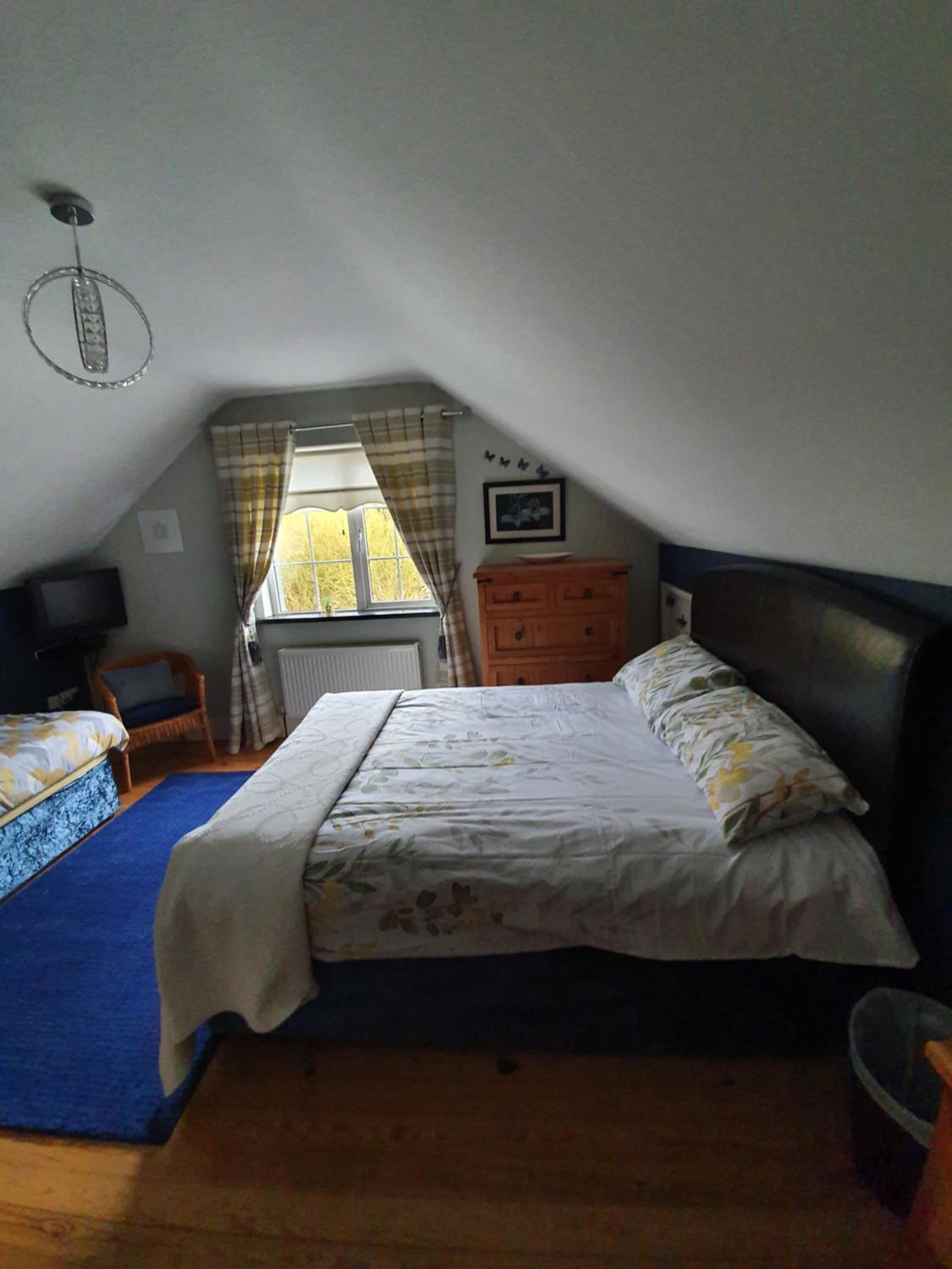 Photo 33