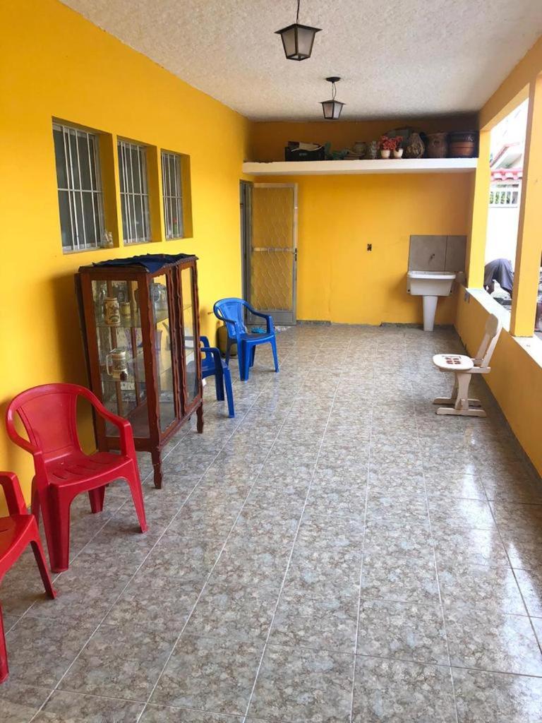Casa espaçosa com Piscina próximo a Praia e lagoa
