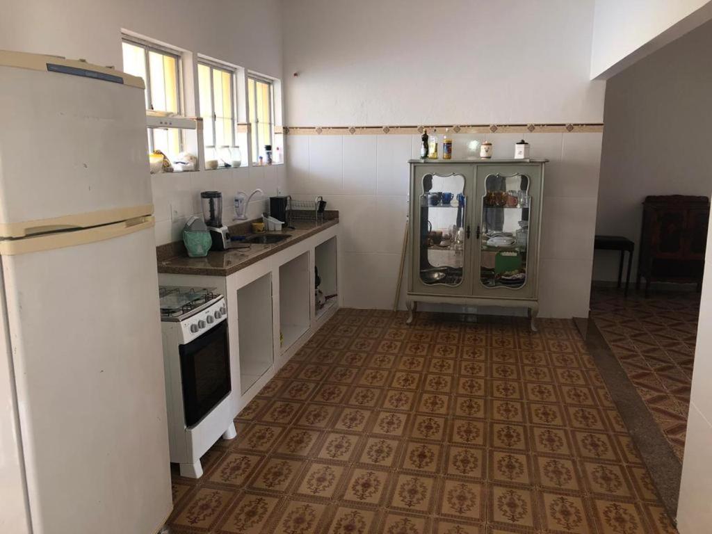 Casa espaçosa com Piscina próximo a Praia e lagoa