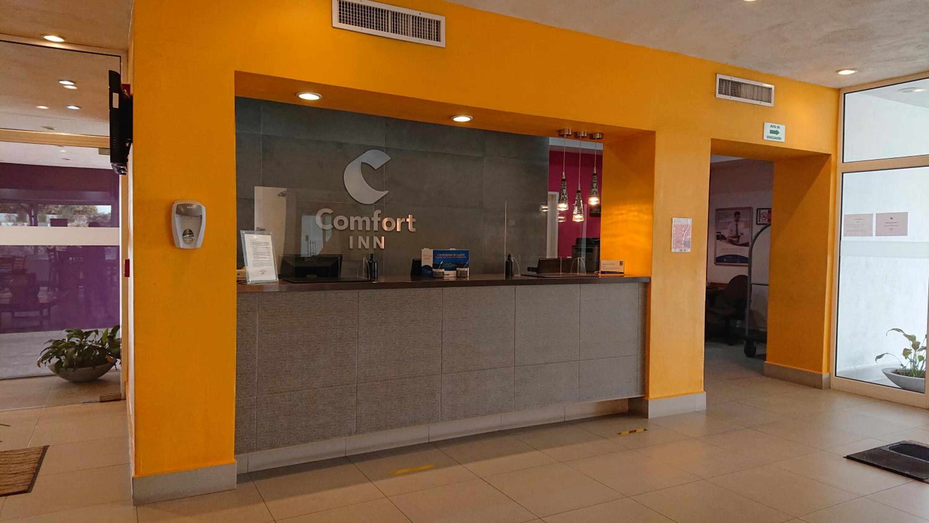 Comfort Inn Monterrey Valle