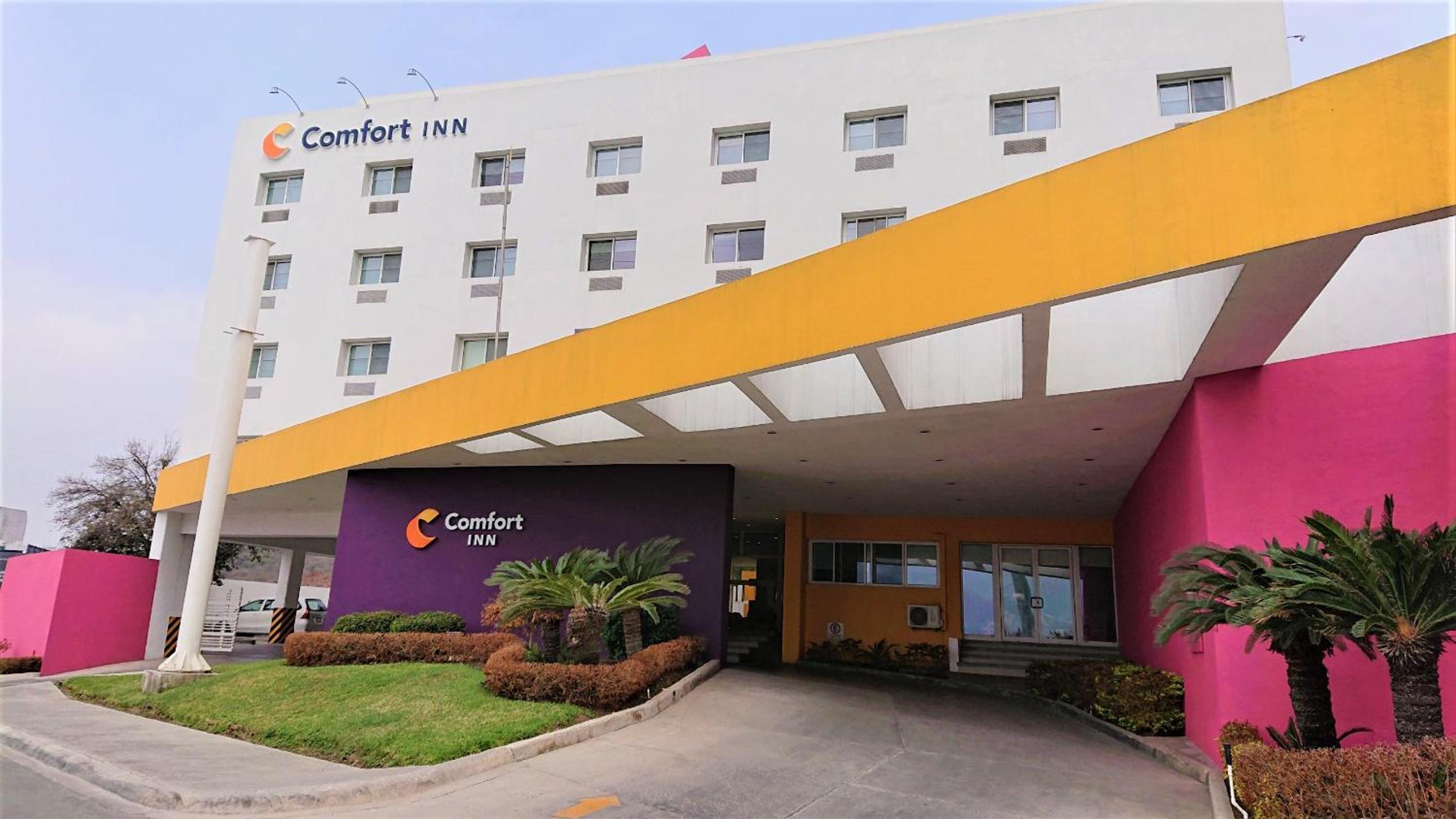 Hotel Comfort Inn Monterrey Valle - Image 1