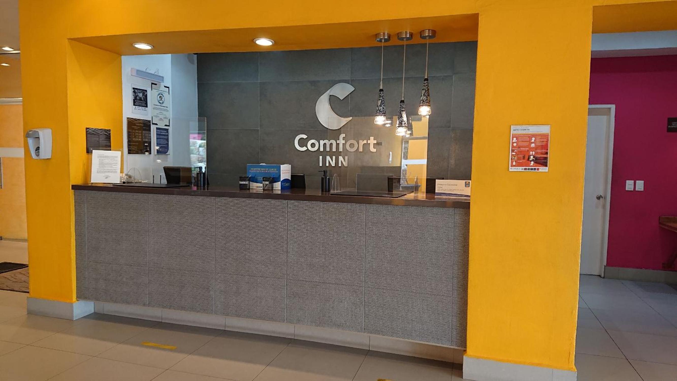 Comfort Inn Monterrey Valle