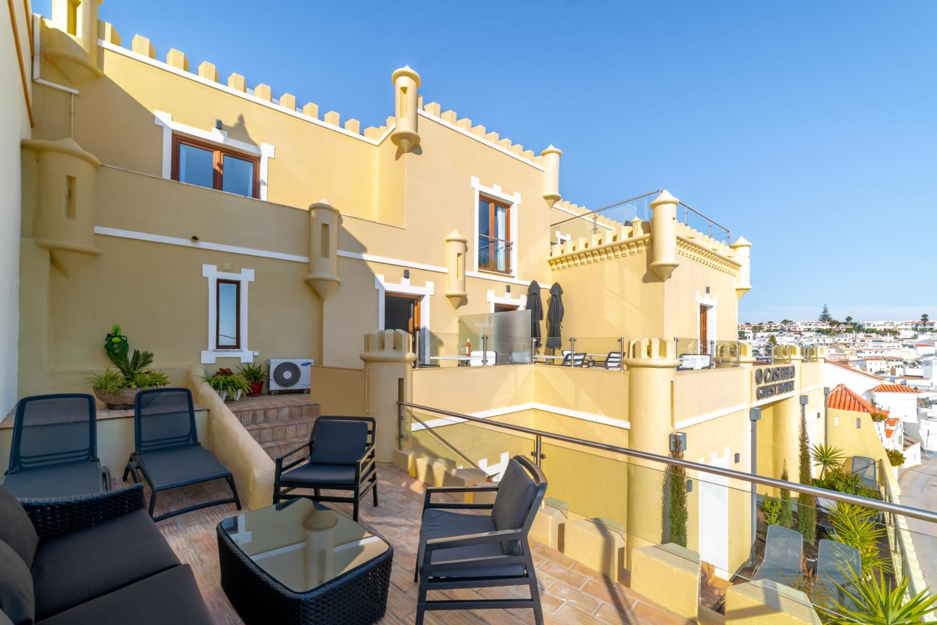 Carvoeiro Vacations - Castelo Guest House - Property Image 3