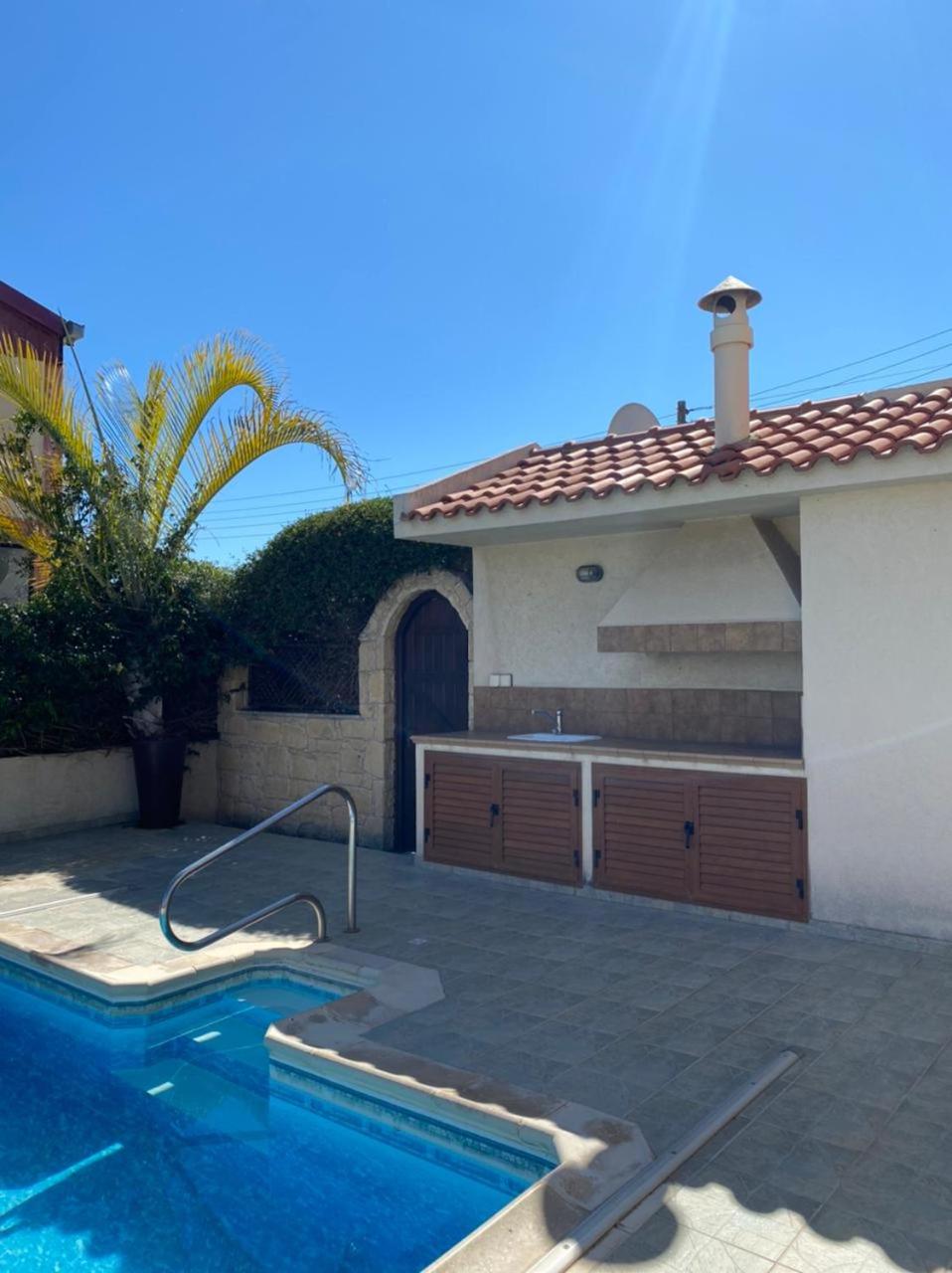 EPISKOPI VILLA, Luxury 4 Bedroom with Pool - Limassol view 3