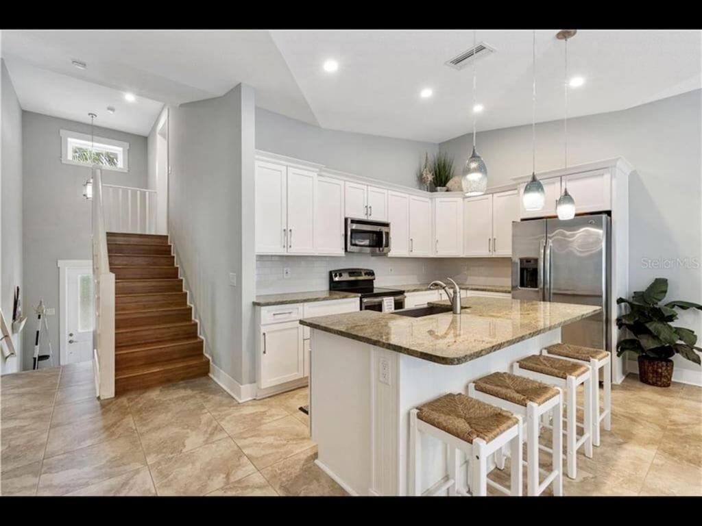 AMI/Holmes Beach - 3/2 Home - Private Heated Pool and Yard - walk to beach view 4
