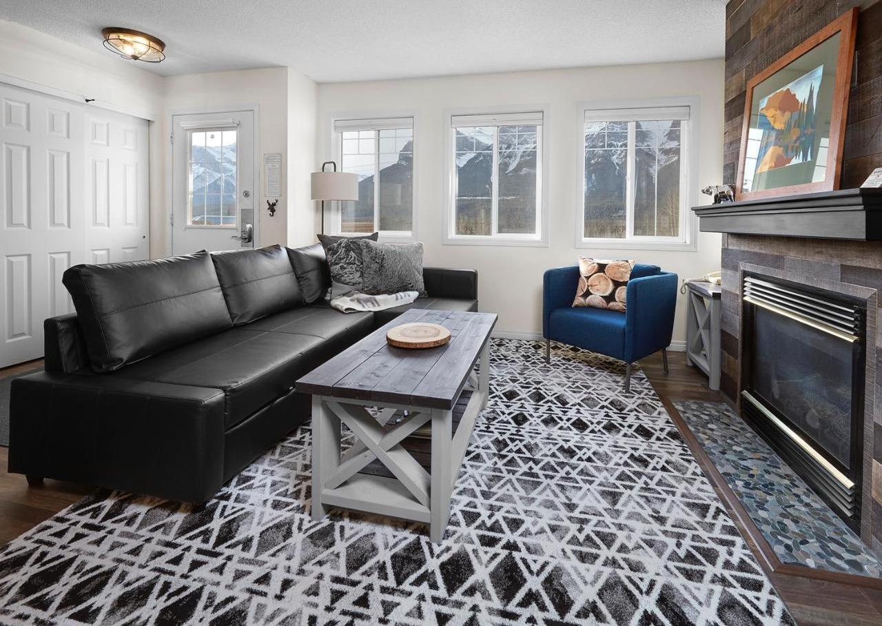 Mountain Gate - Pet Friendly 2BR w Mountain Views and open hot tub
