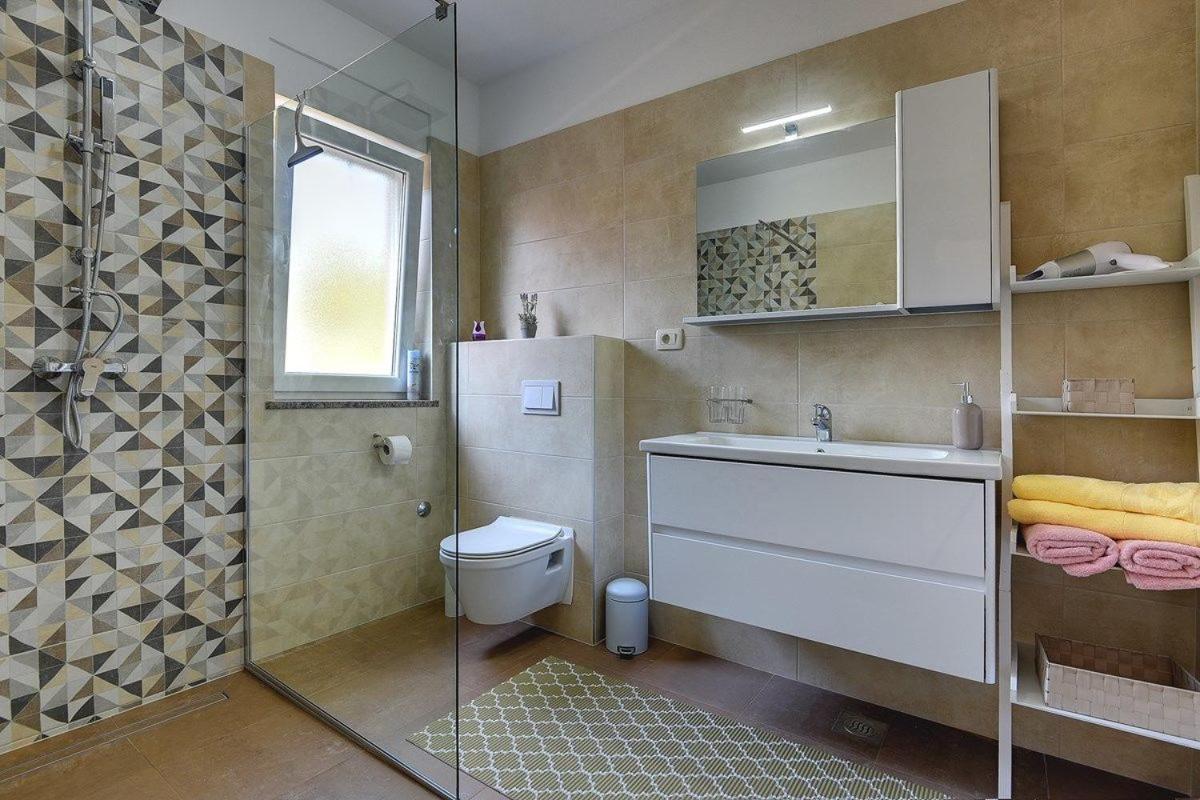 House Veronika view 3